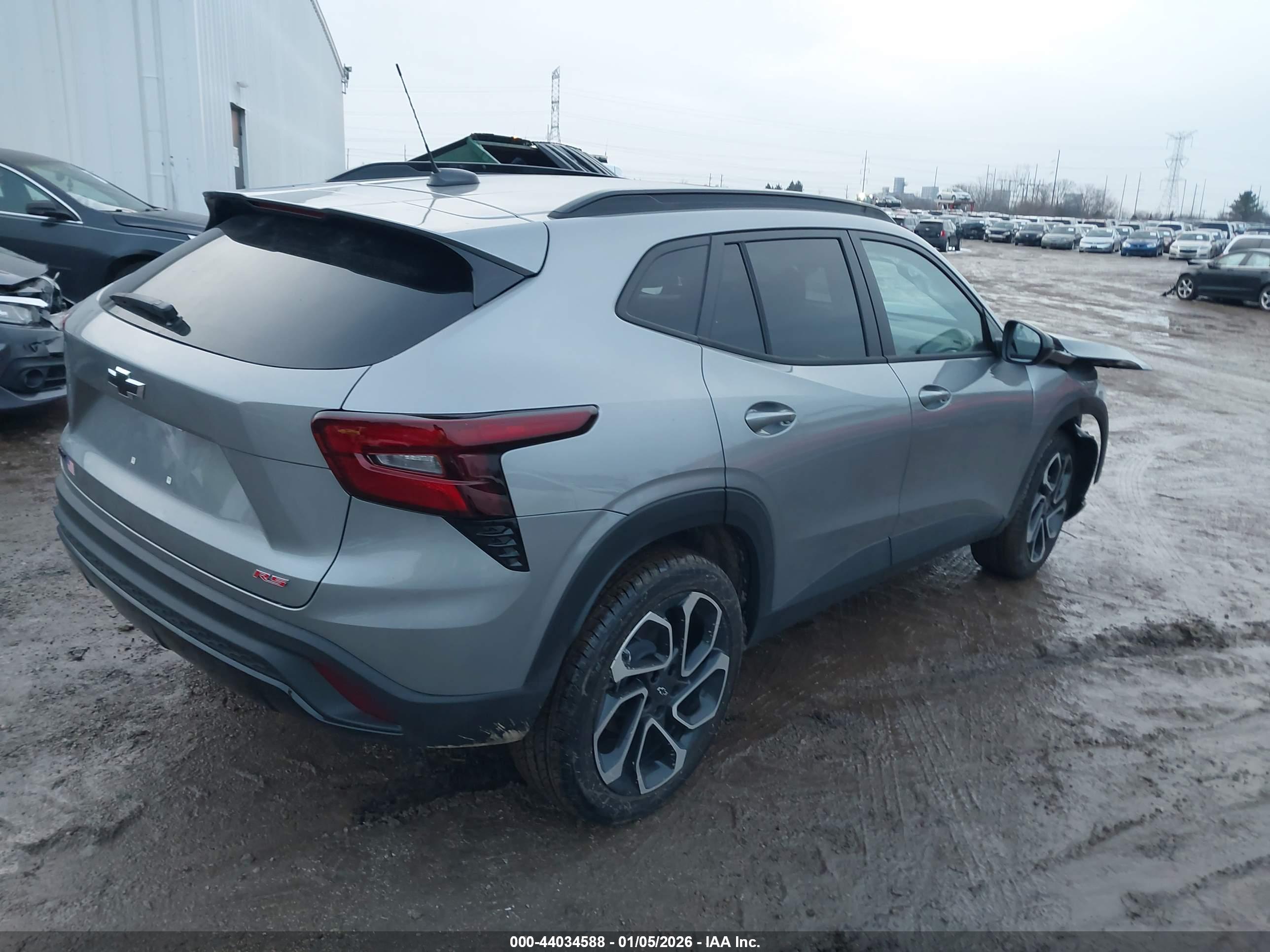 CHEVROLET TRAX image 4