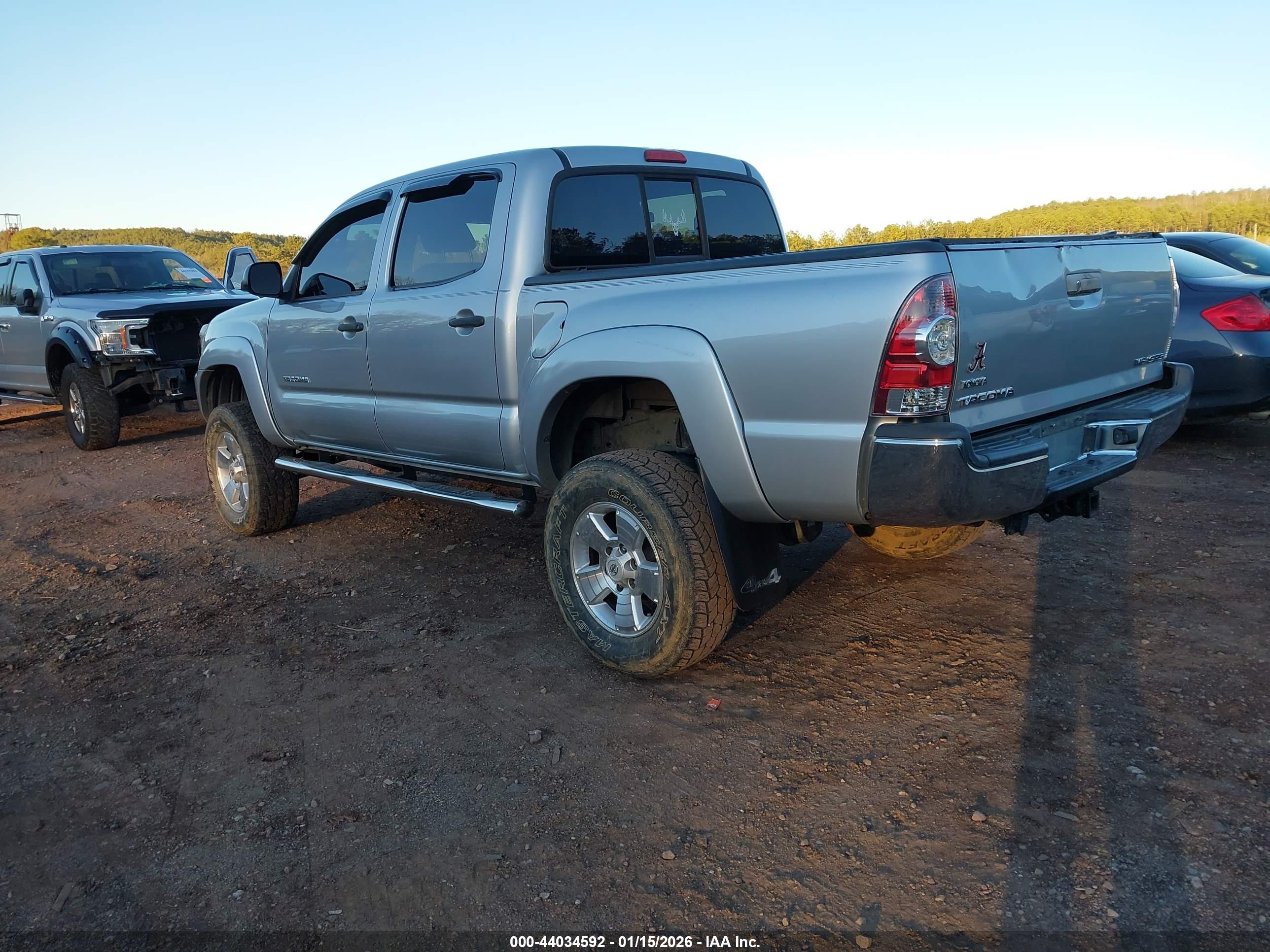 TOYOTA TACOMA image 3