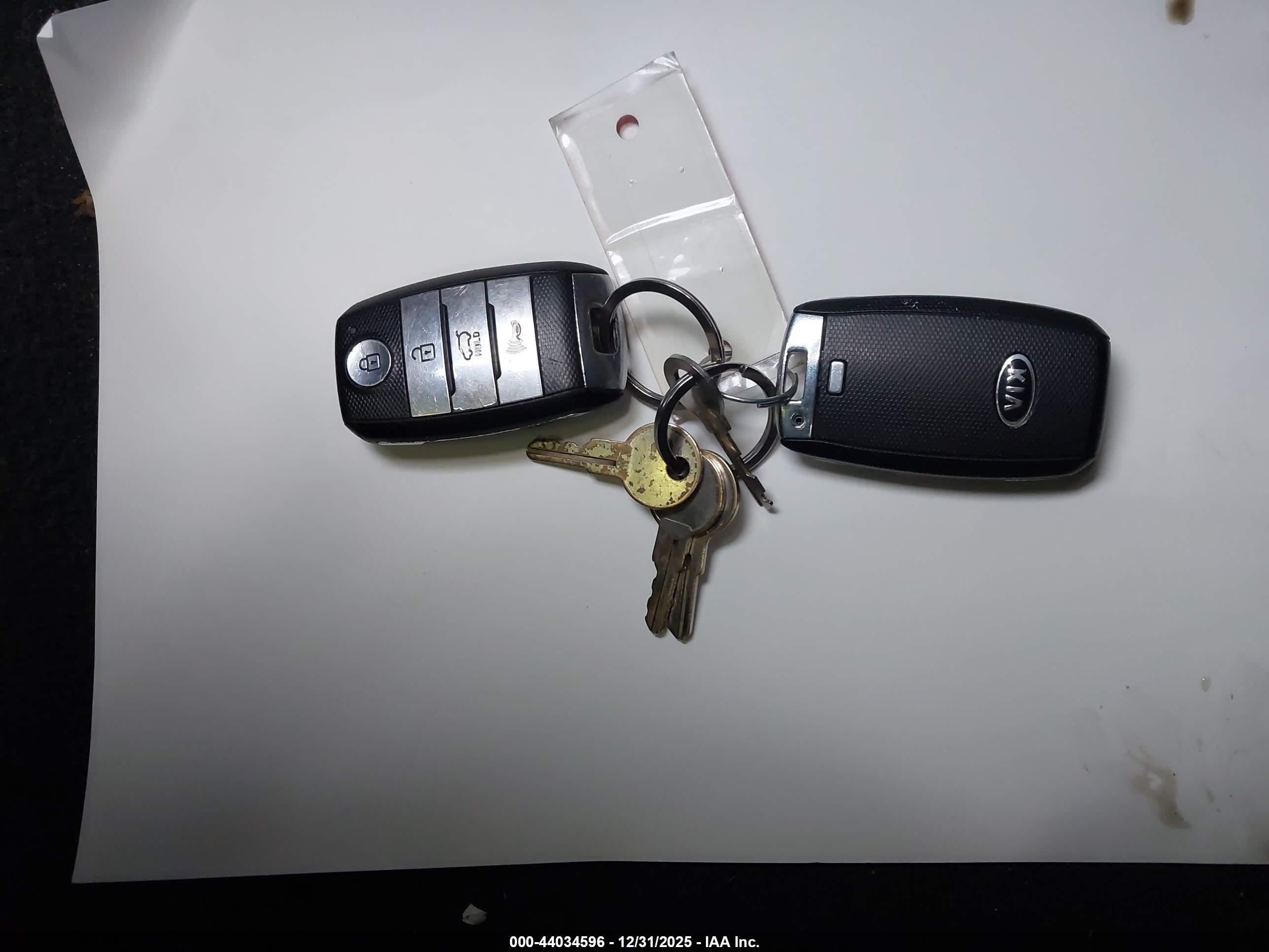 KIA SORENTO image 11
