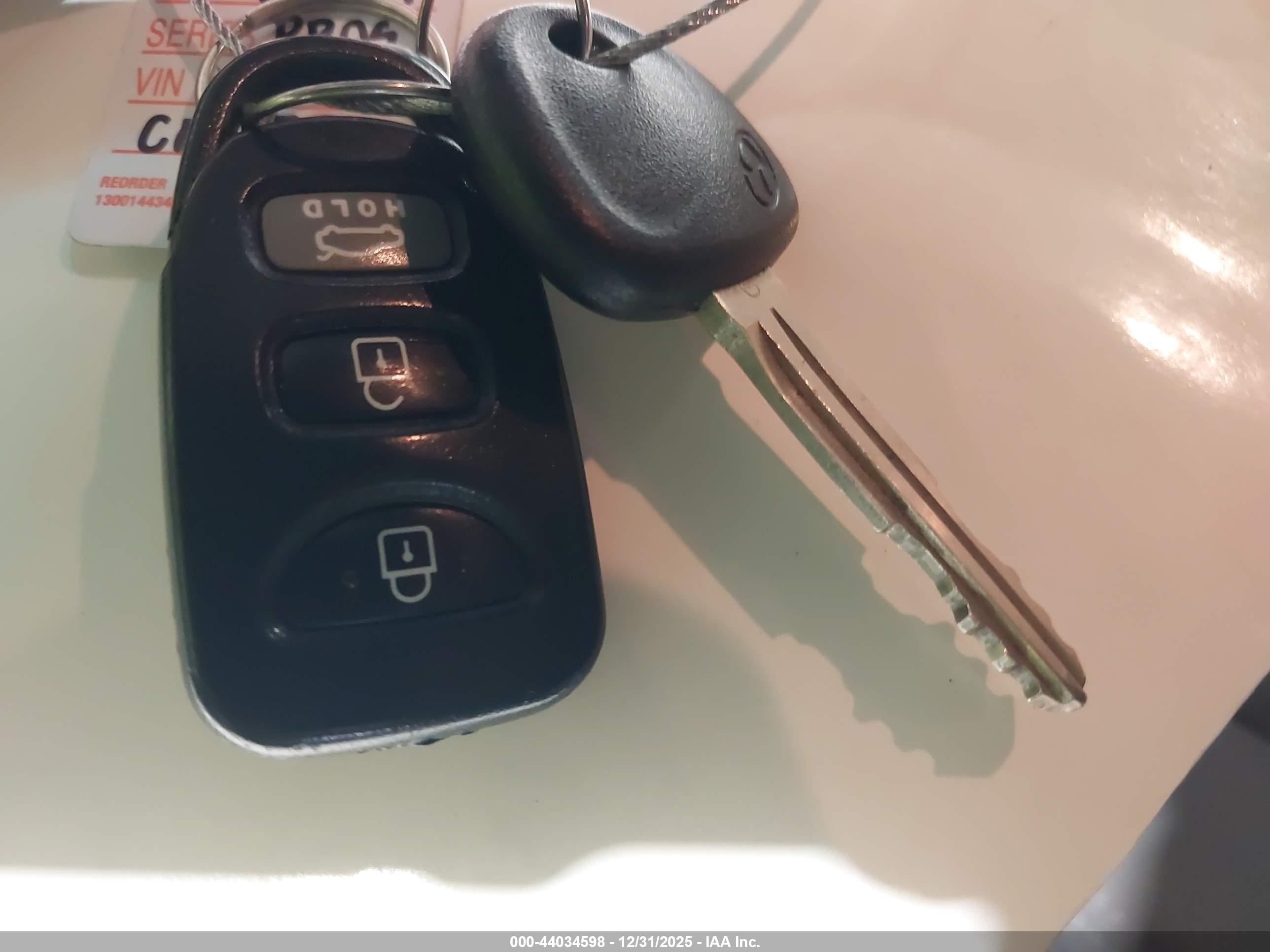 HYUNDAI ELANTRA image 11