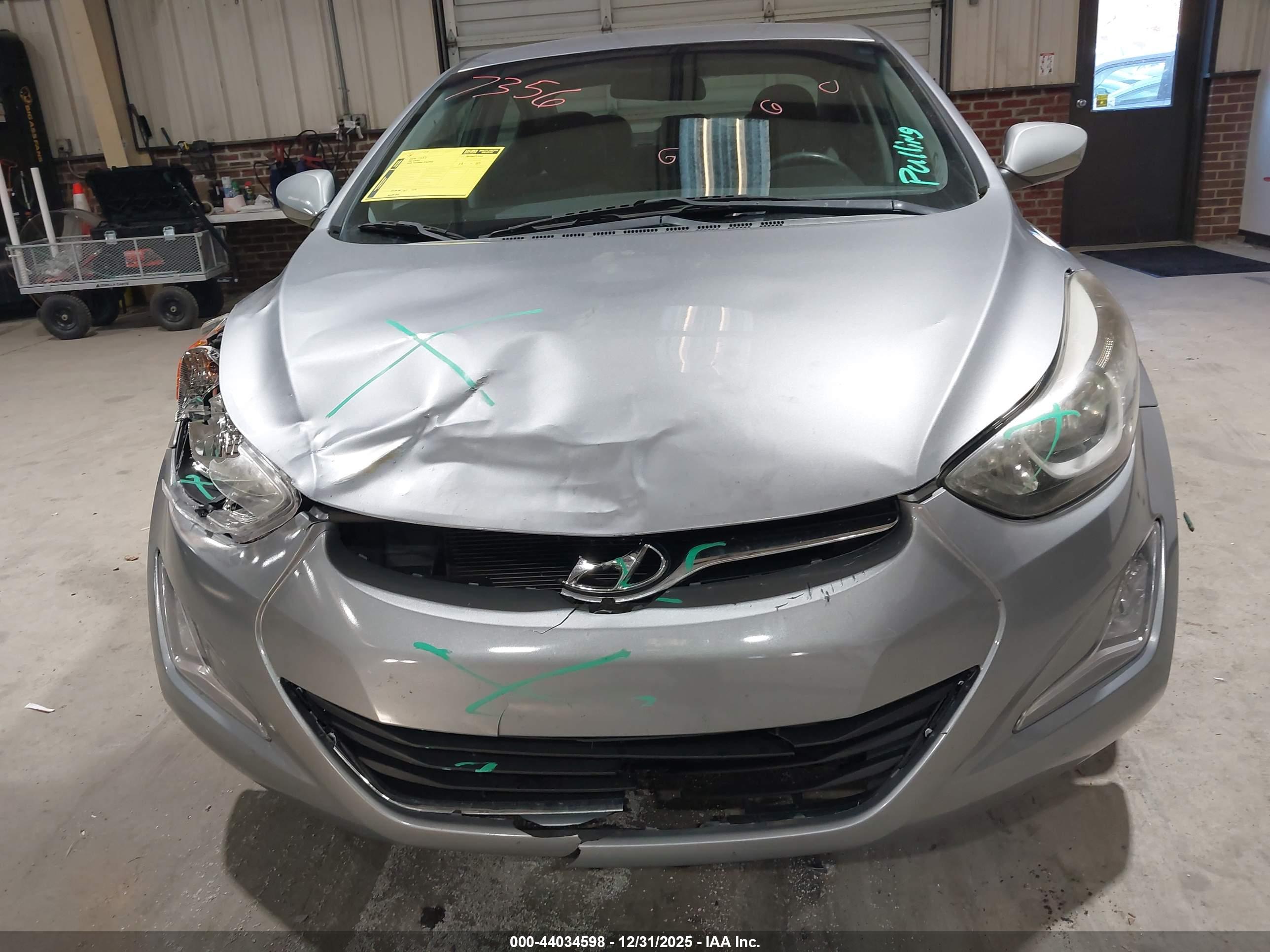 HYUNDAI ELANTRA image 6