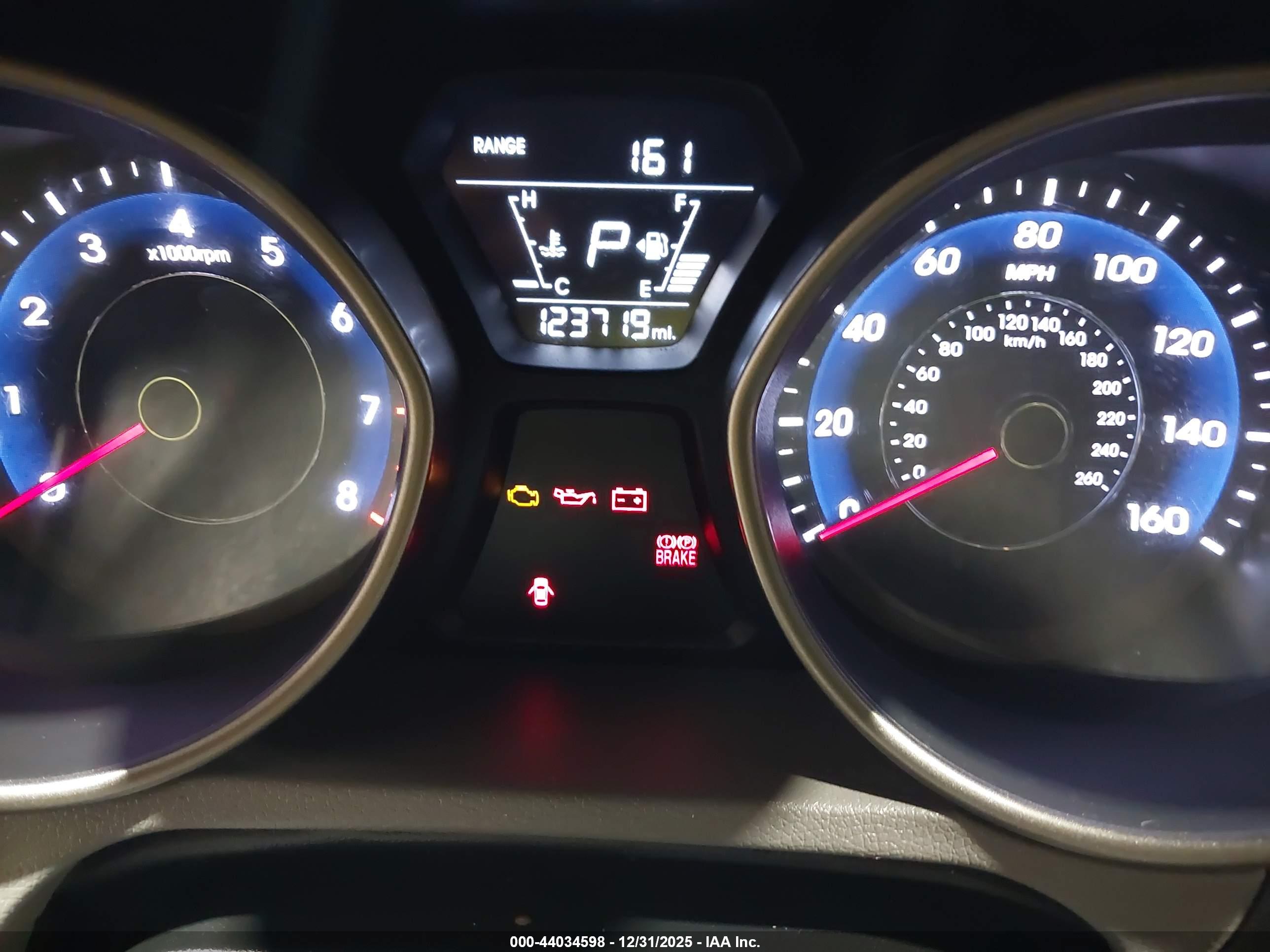 HYUNDAI ELANTRA image 7