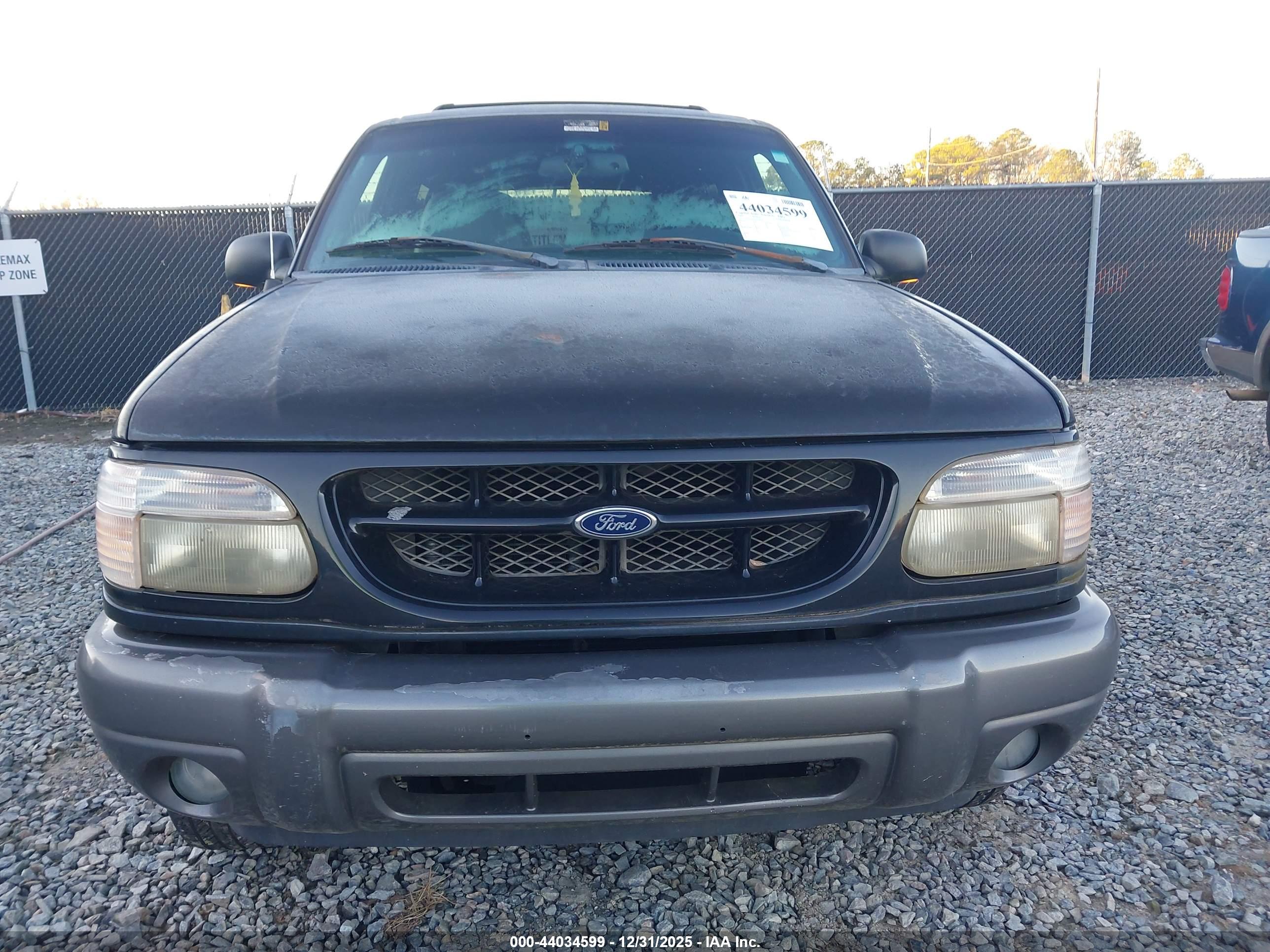 FORD EXPLORER image 6