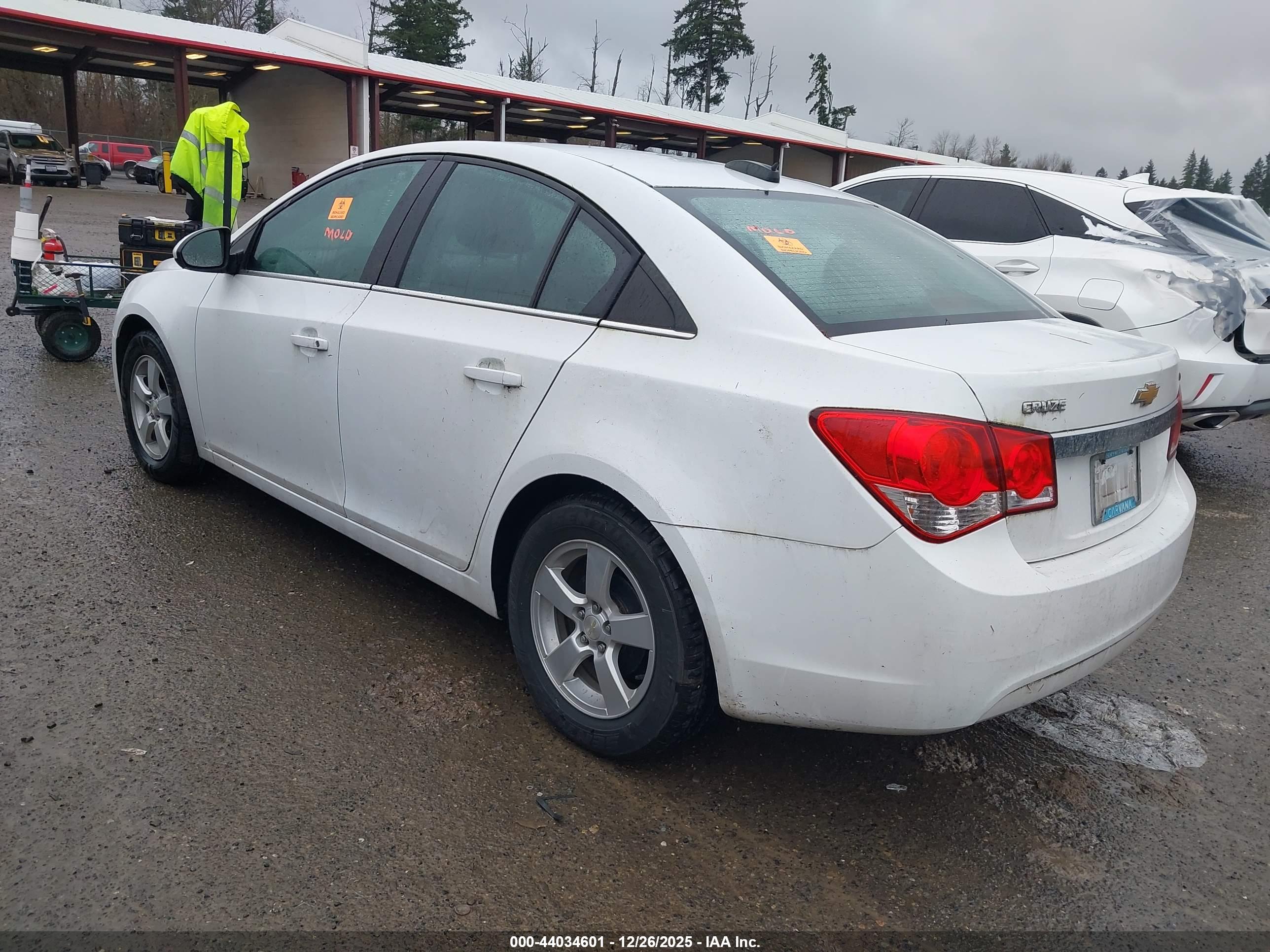 CHEVROLET CRUZE image 3