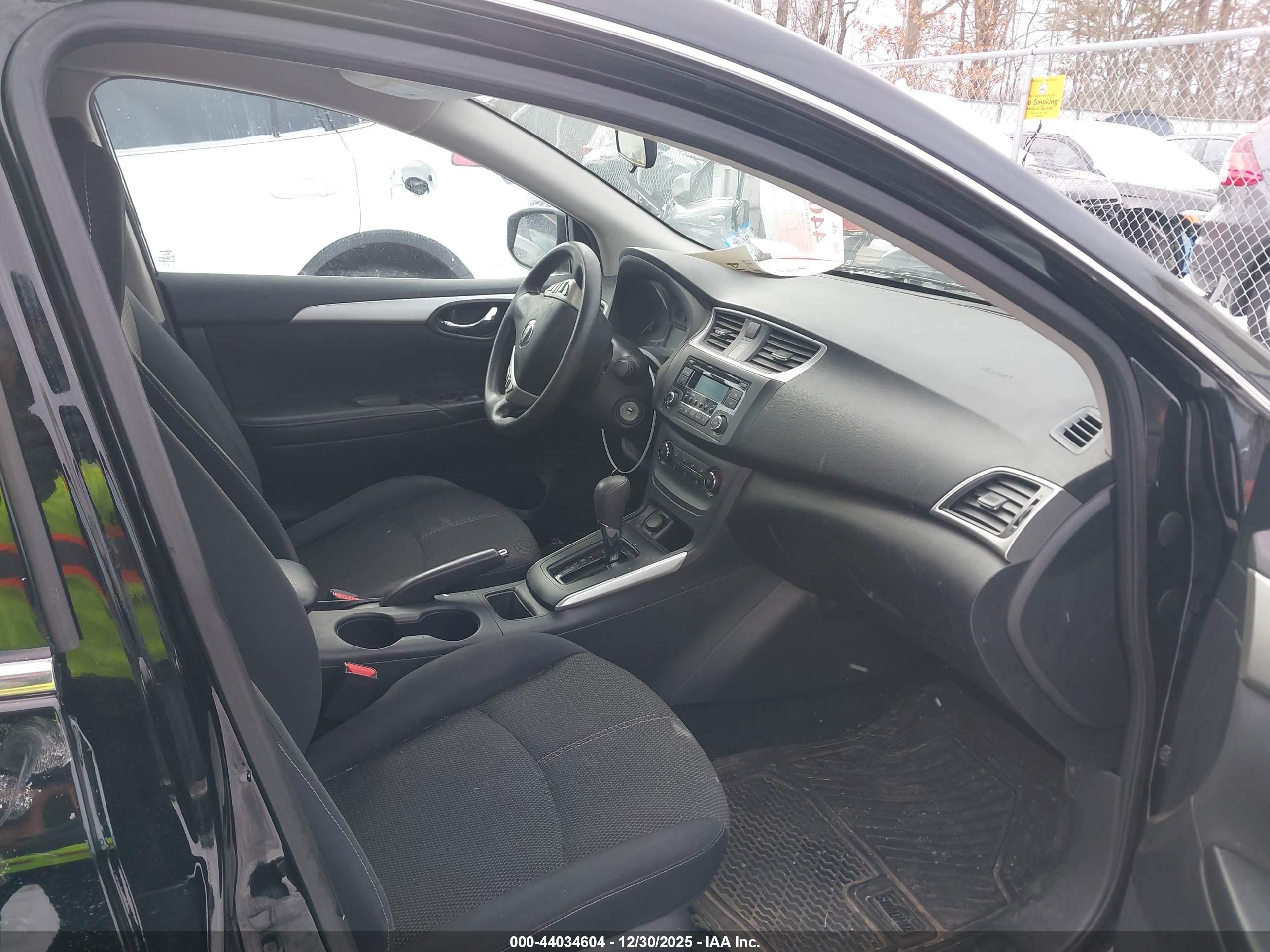 NISSAN SENTRA image 5