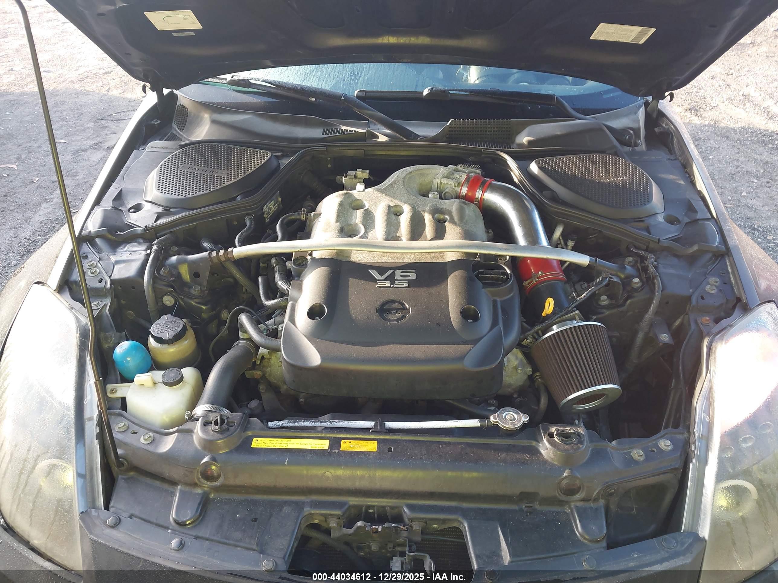 NISSAN 350Z image 10