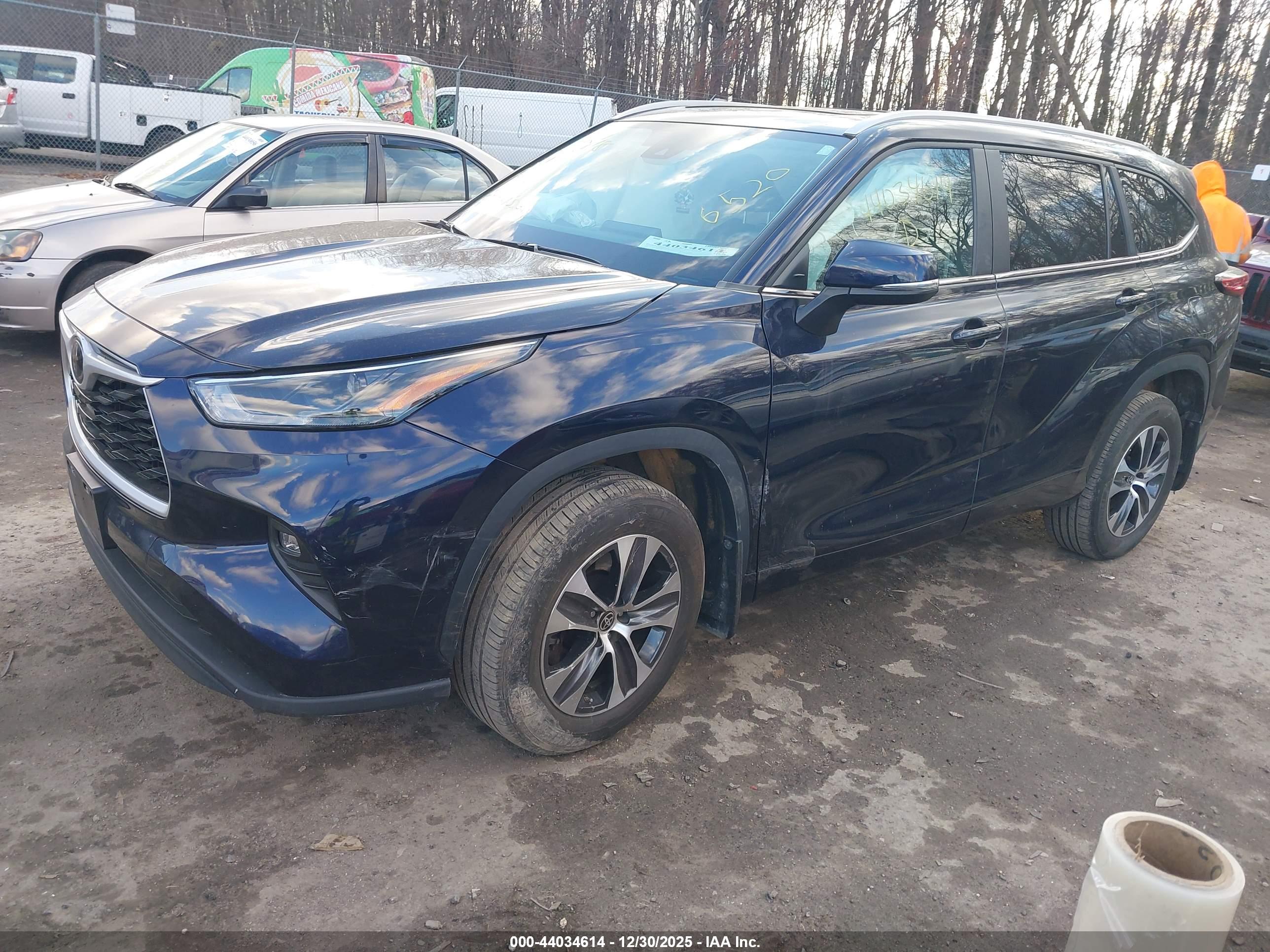 TOYOTA HIGHLANDER image 2