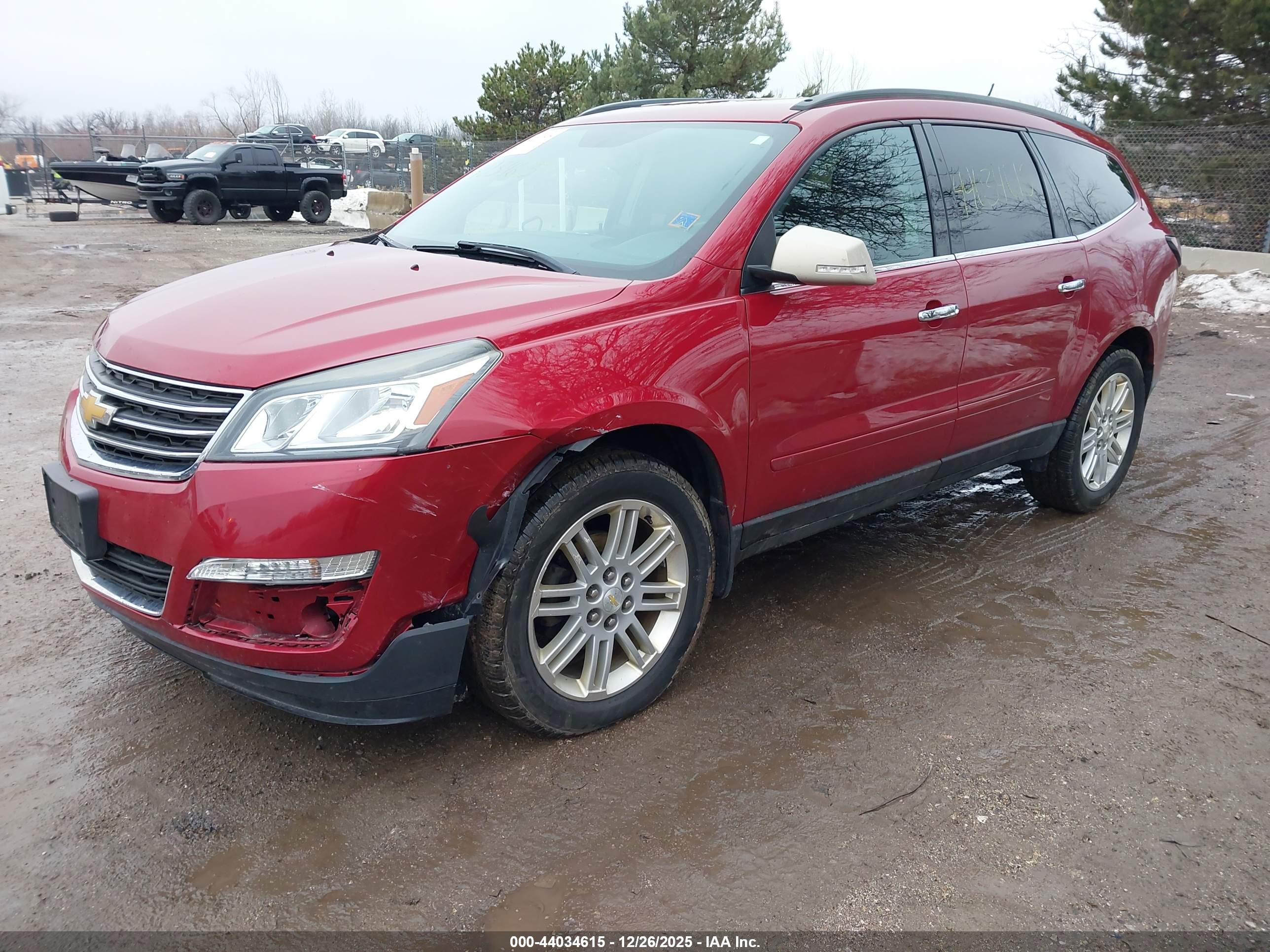 CHEVROLET TRAVERSE image 2