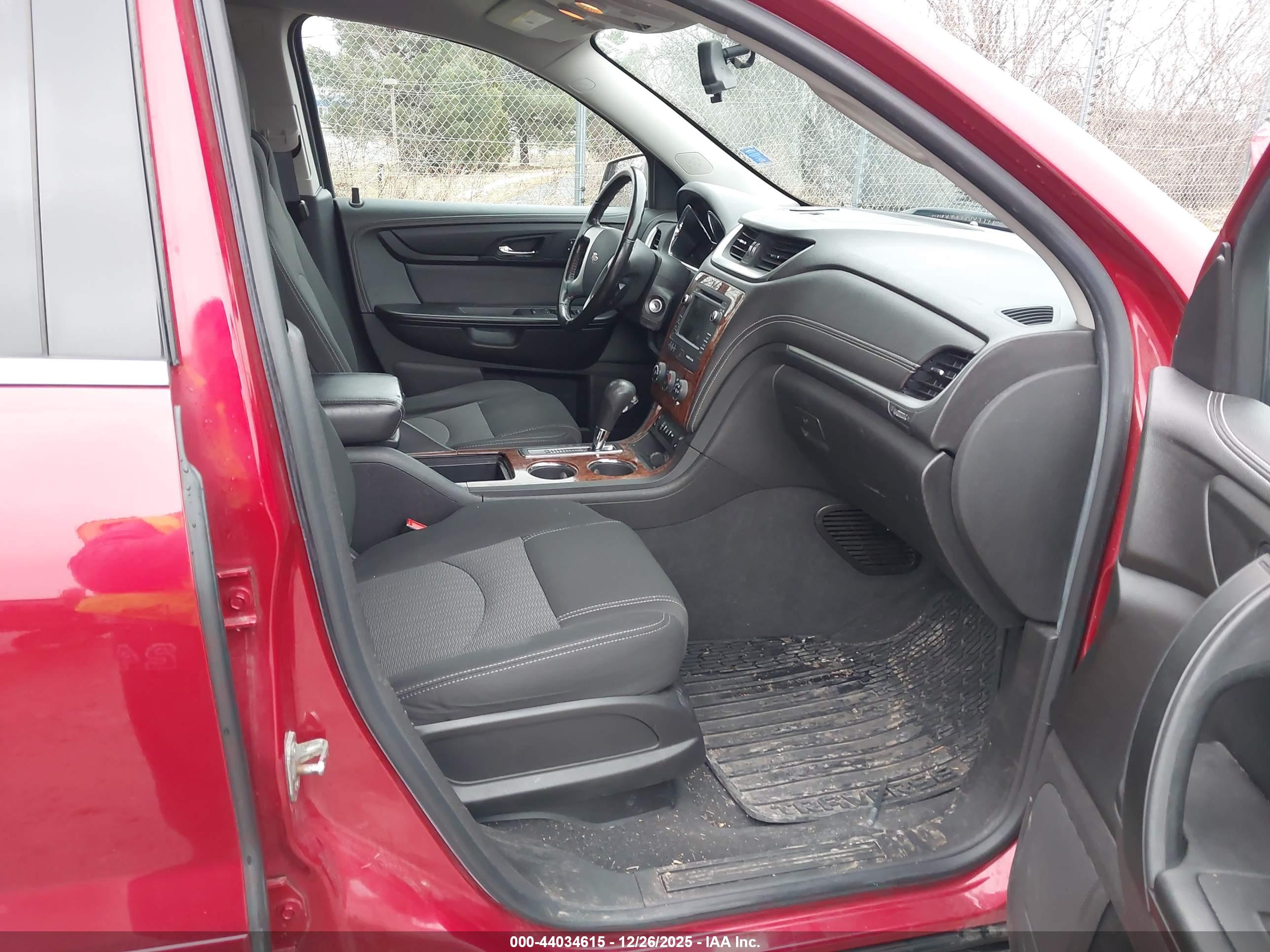 CHEVROLET TRAVERSE image 5