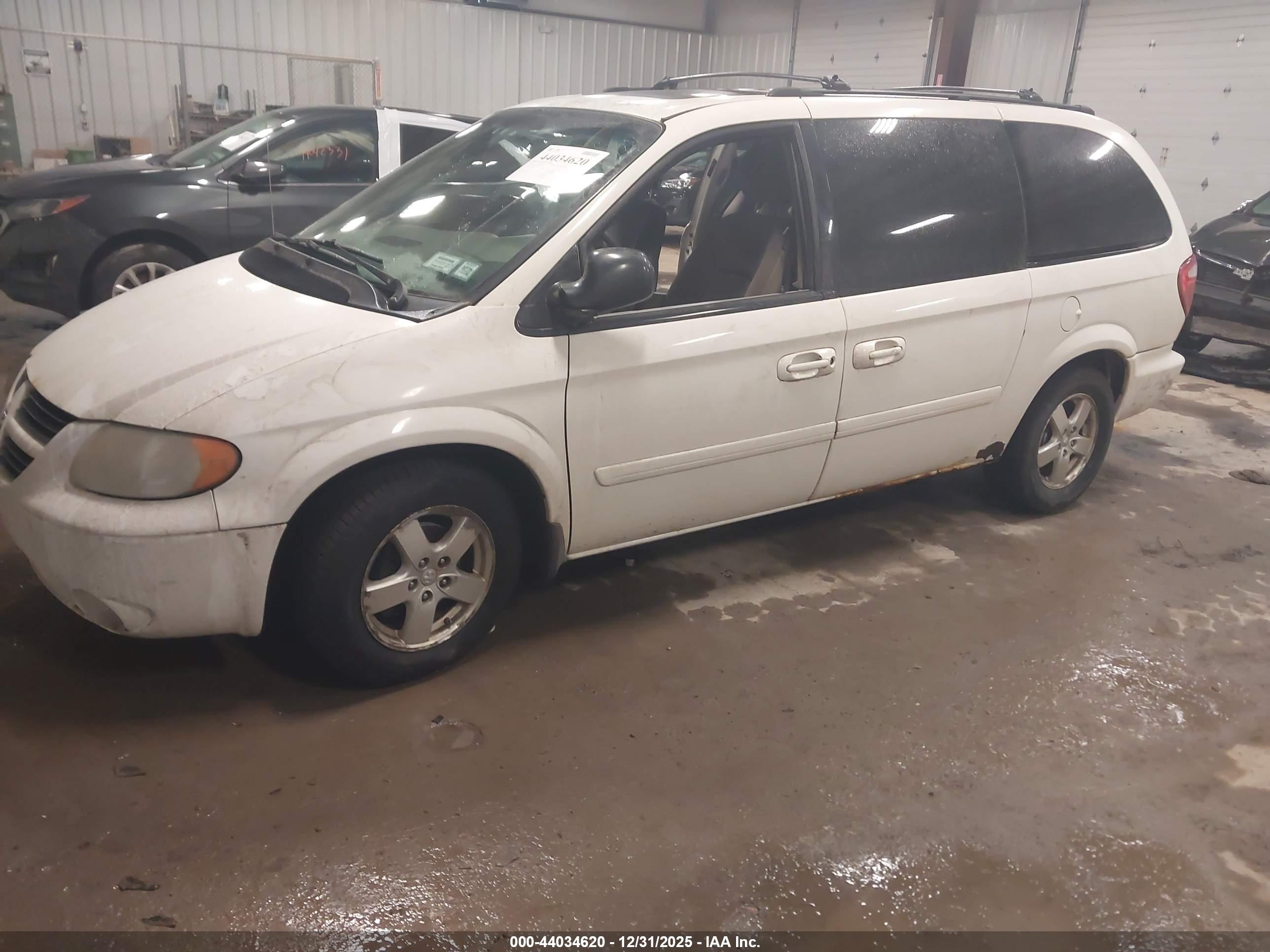 DODGE GRAND image 2