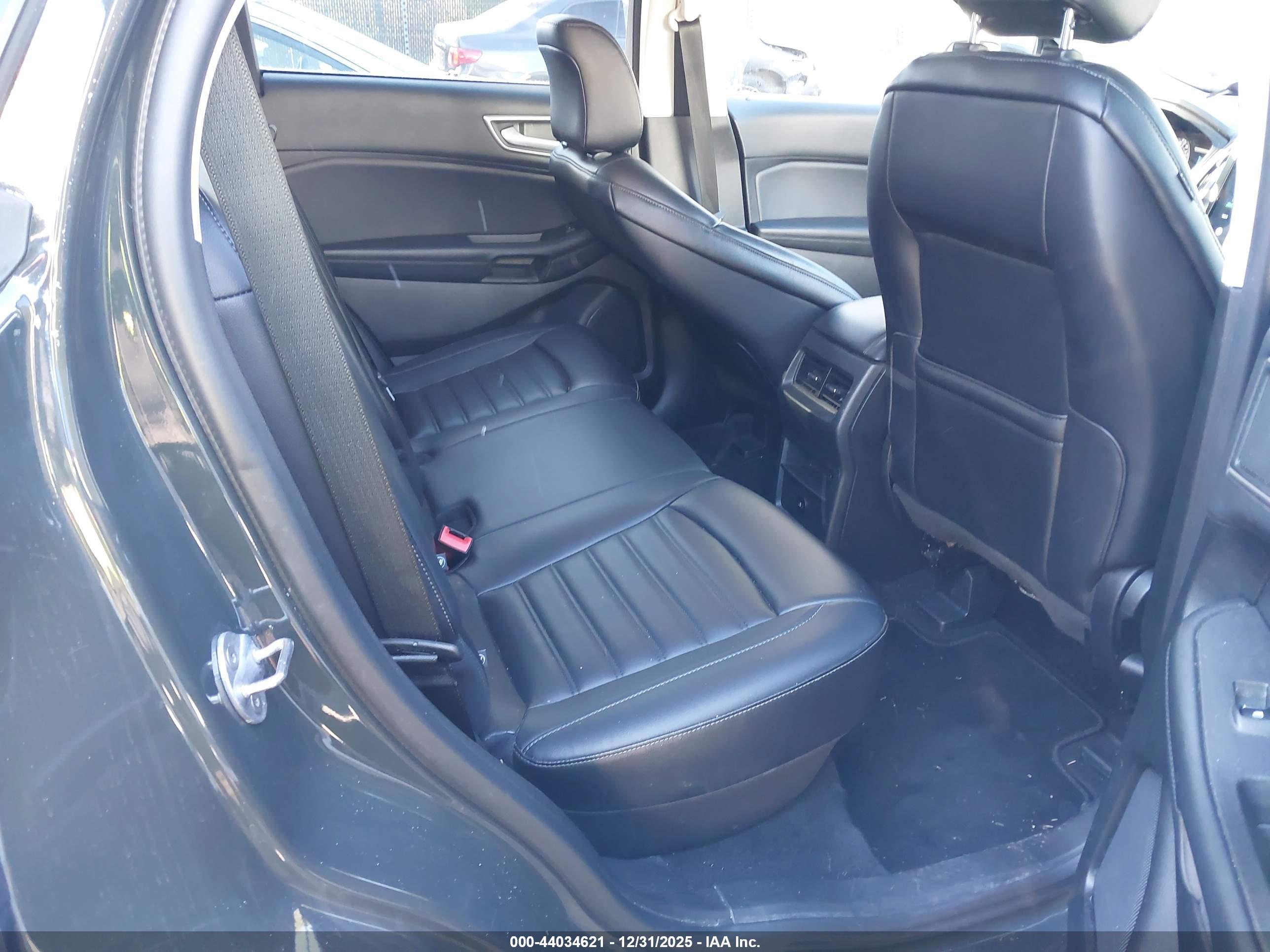 FORD EDGE image 8