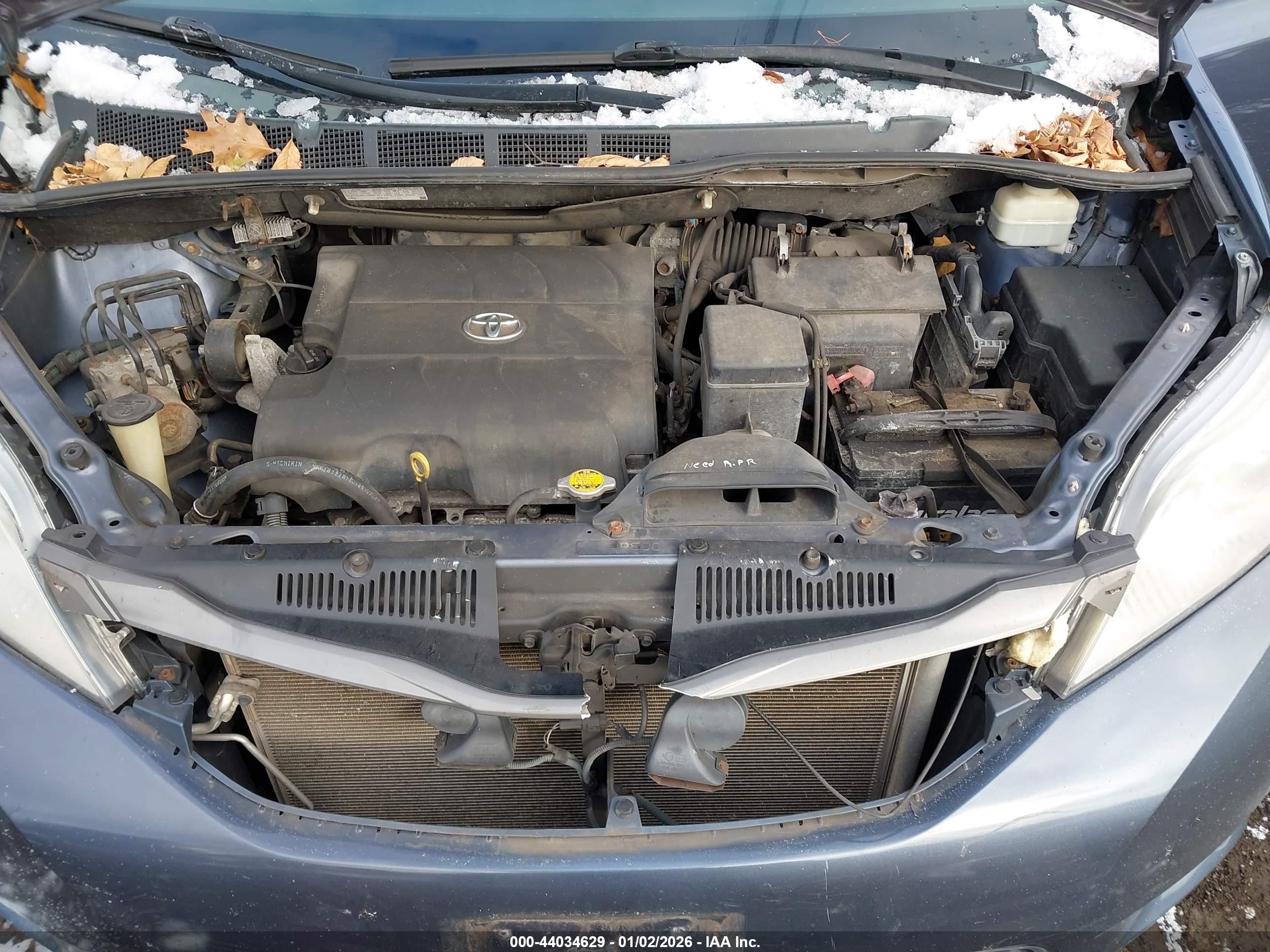 TOYOTA SIENNA image 10