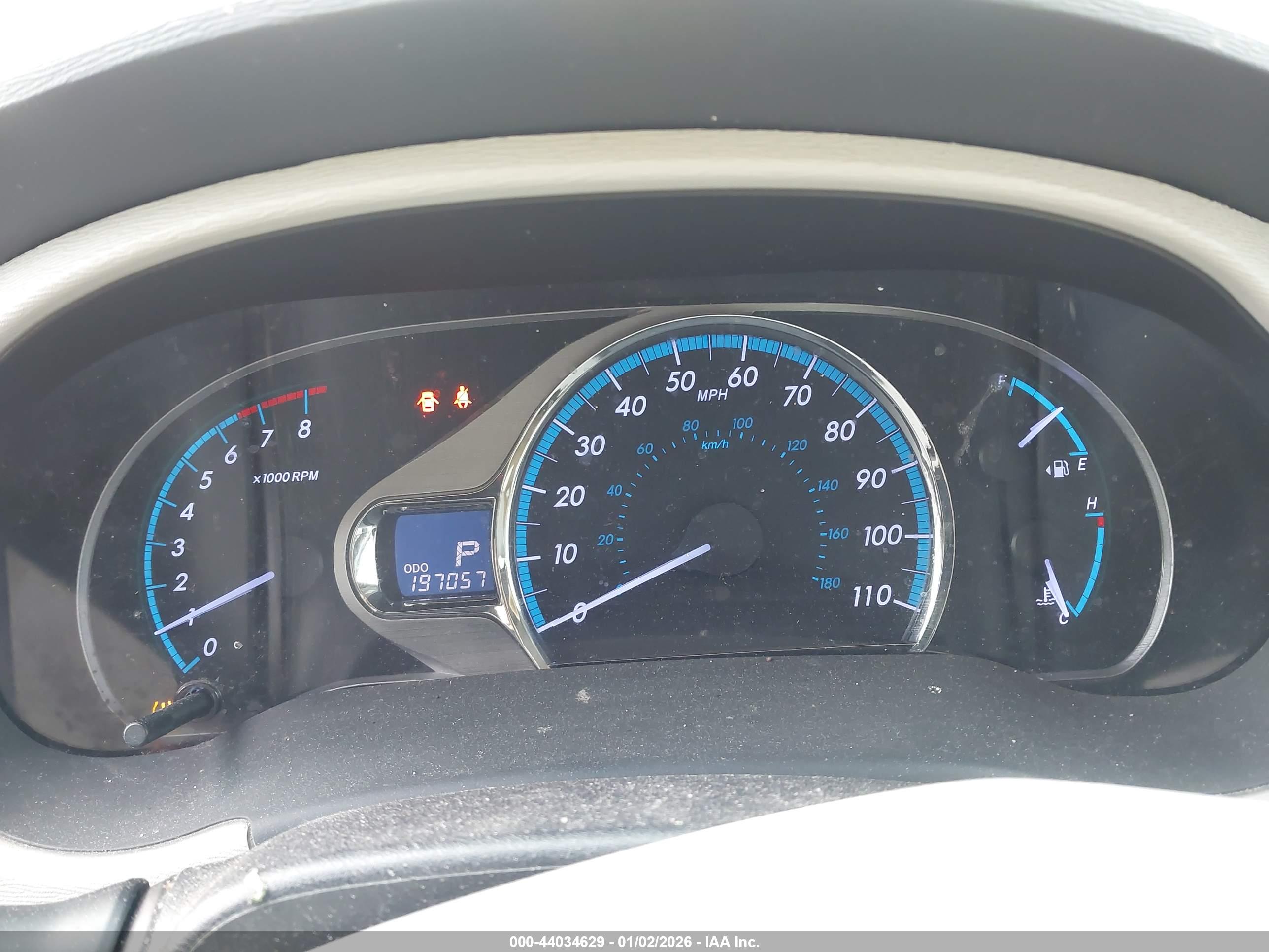 TOYOTA SIENNA image 7