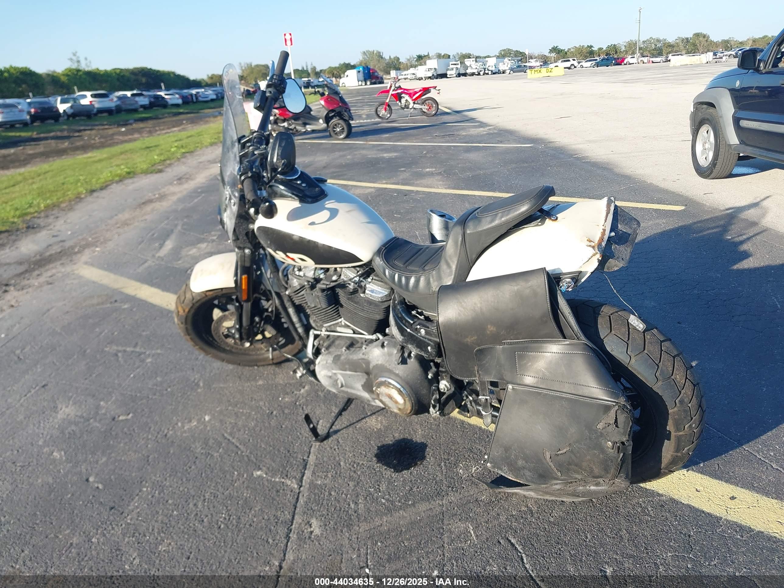 HARLEY-DAVIDSON FXFBS image 3