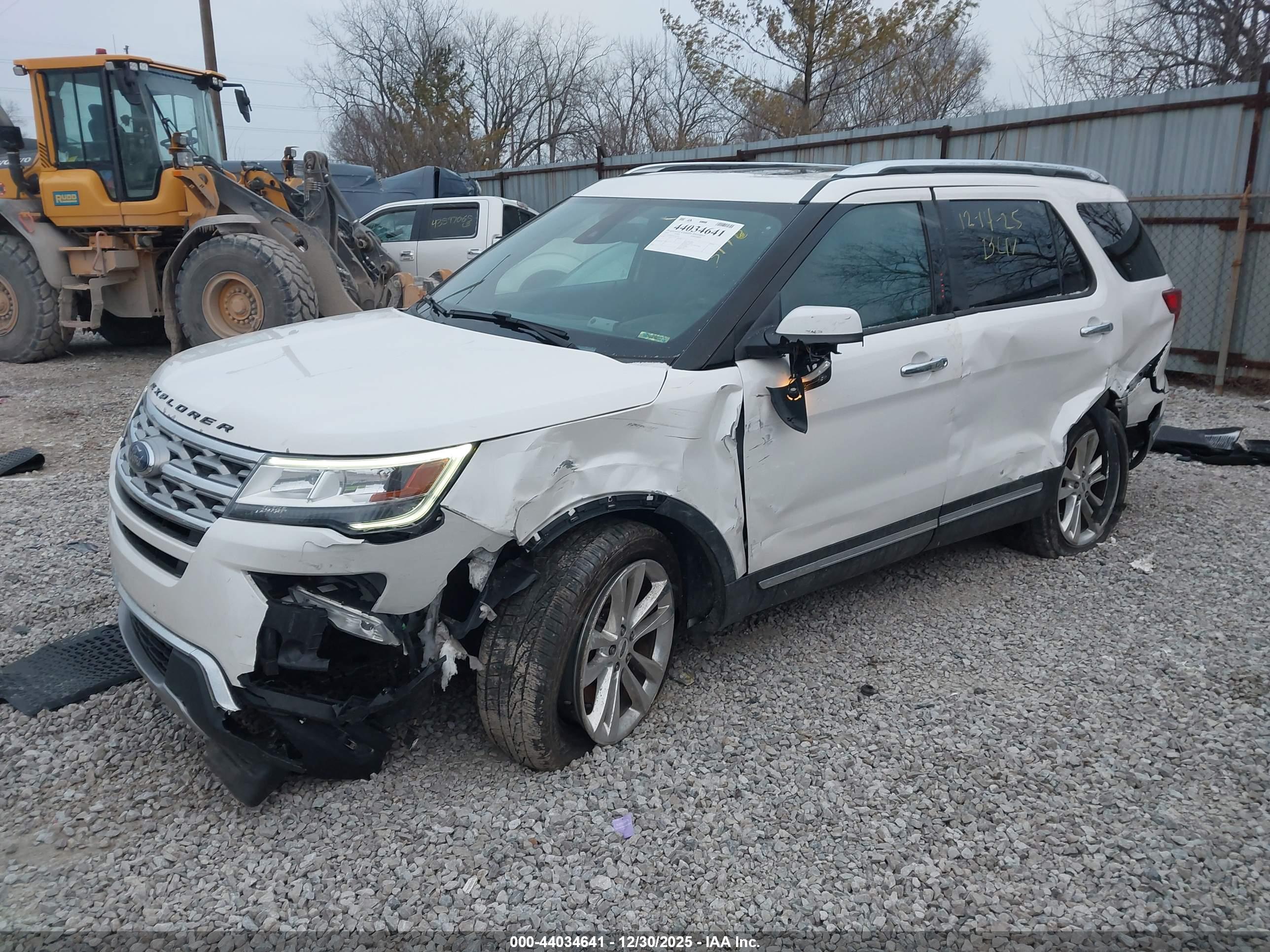 FORD EXPLORER image 2