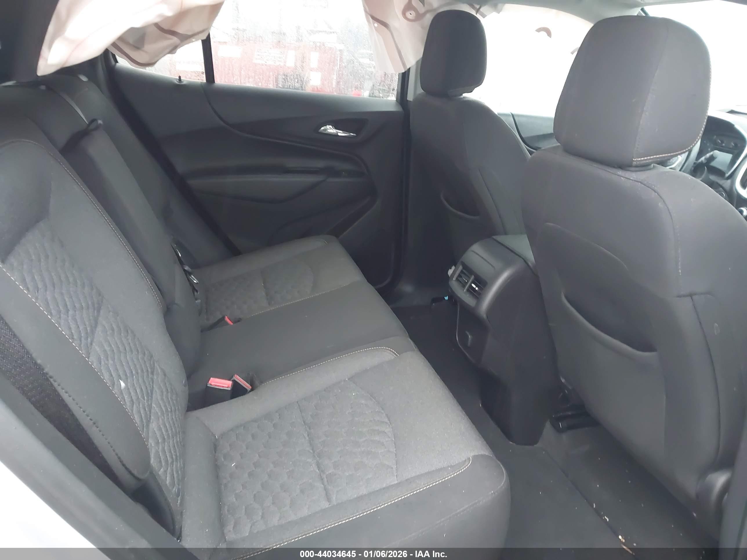 CHEVROLET EQUINOX image 8
