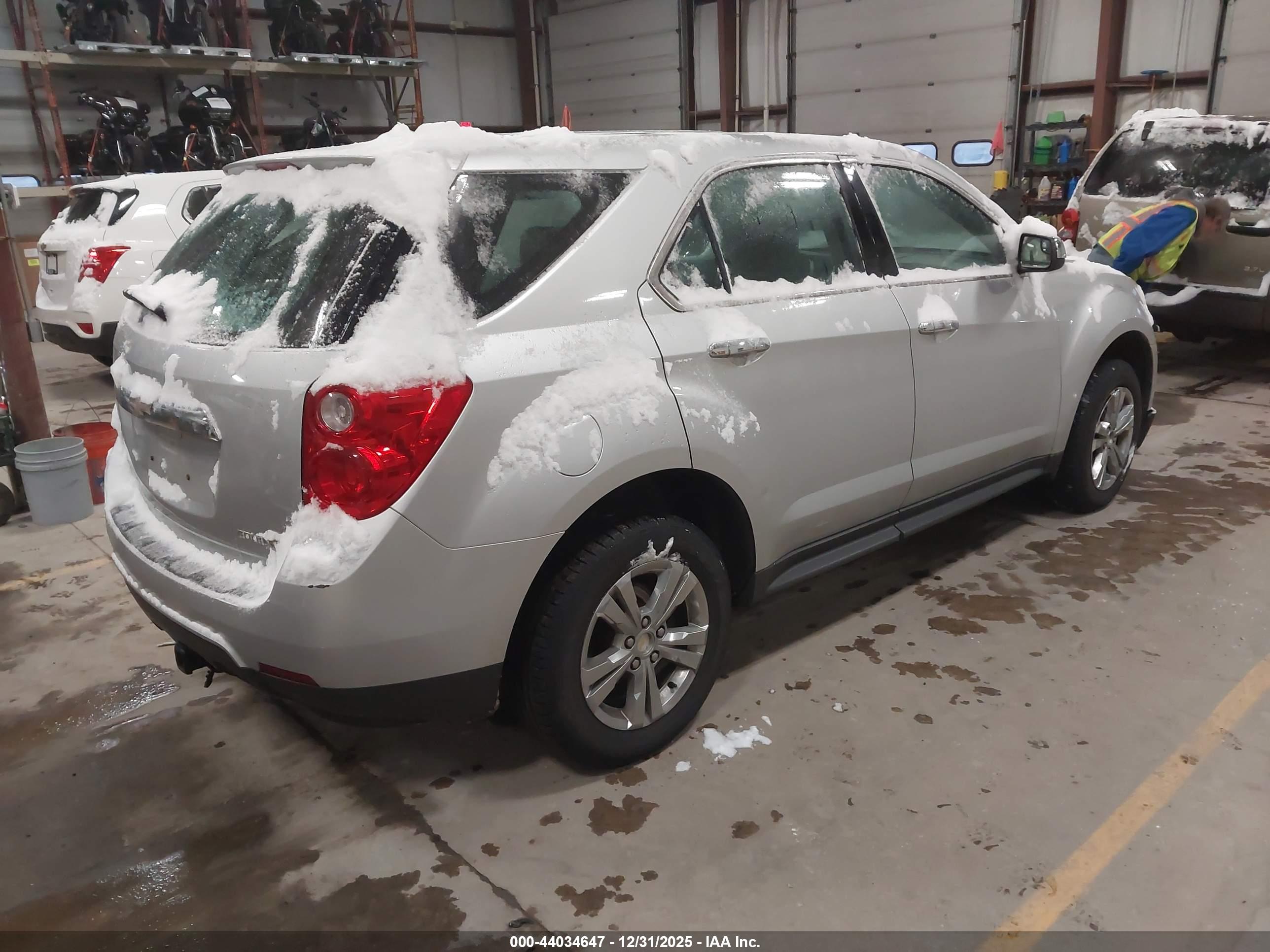 CHEVROLET EQUINOX image 4