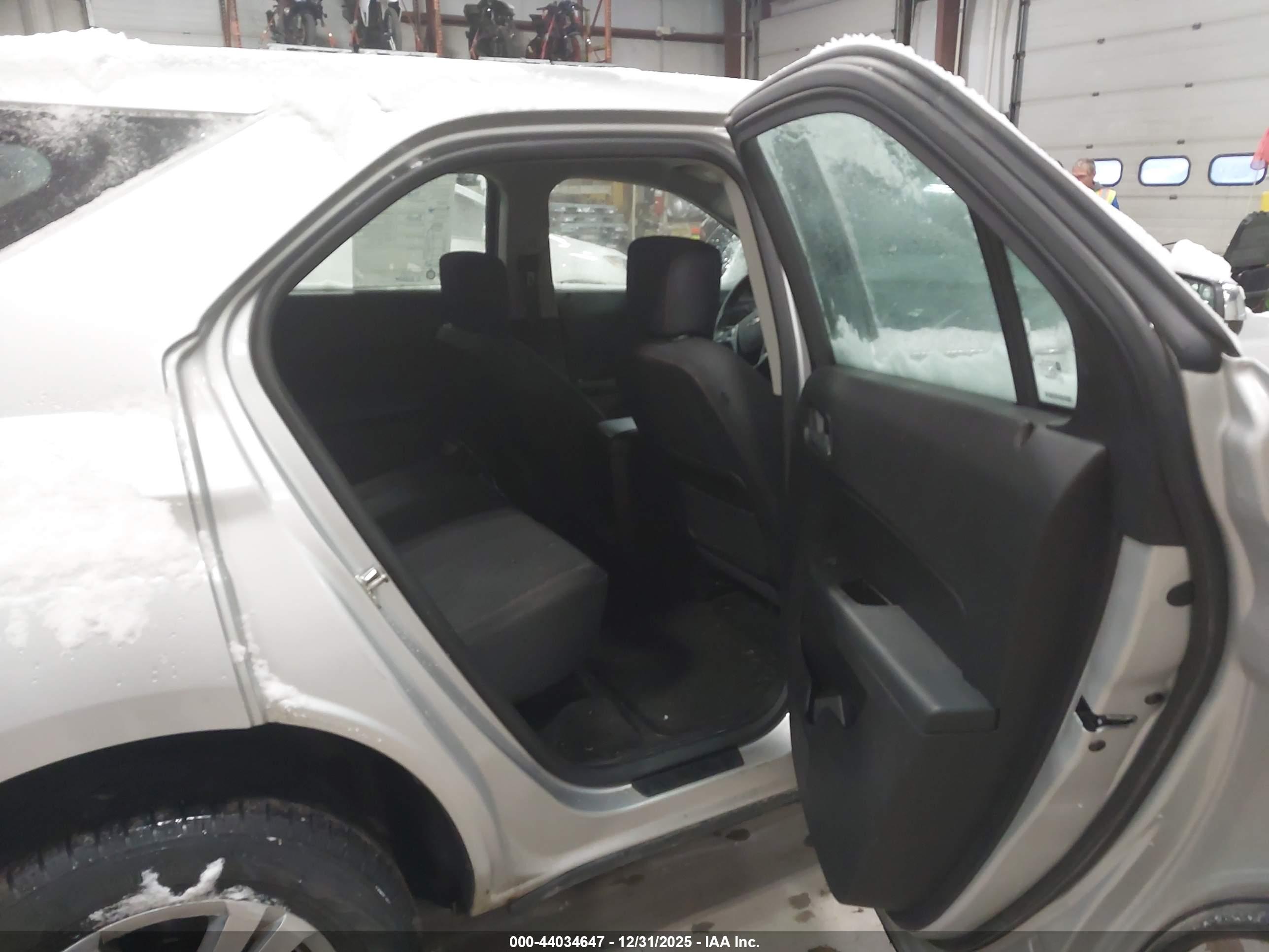 CHEVROLET EQUINOX image 8