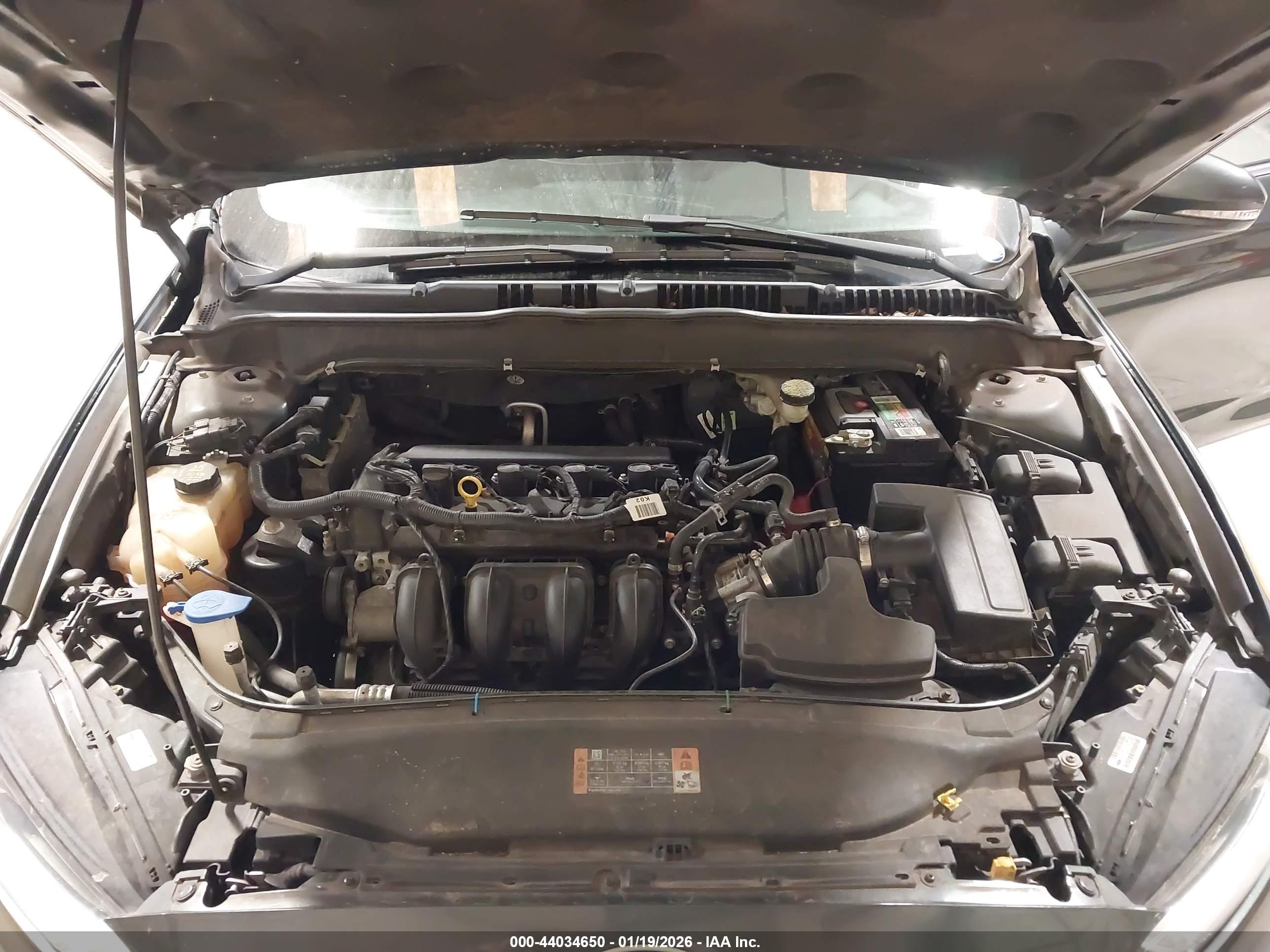 FORD FUSION image 10