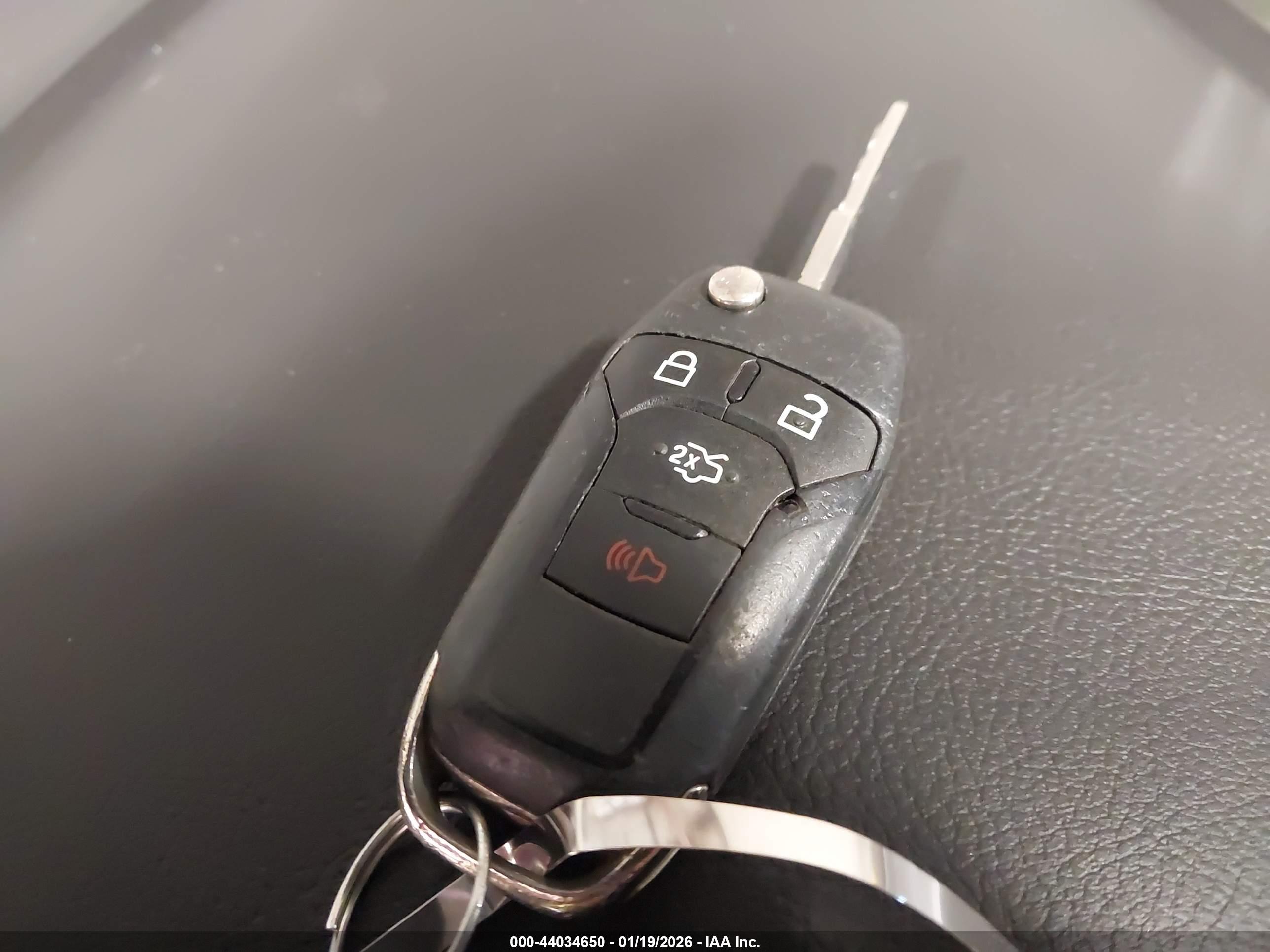 FORD FUSION image 11