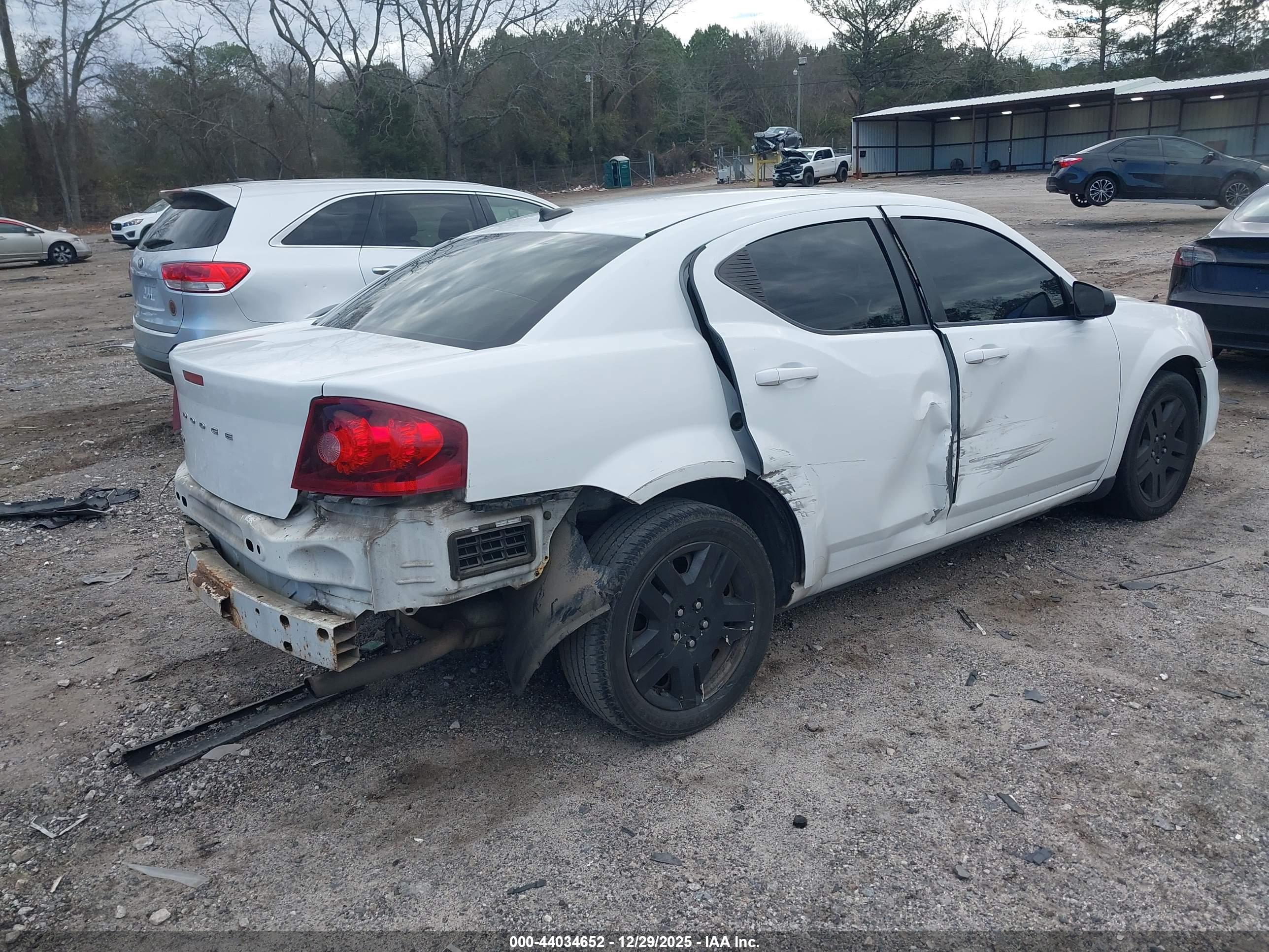 DODGE AVENGER image 4