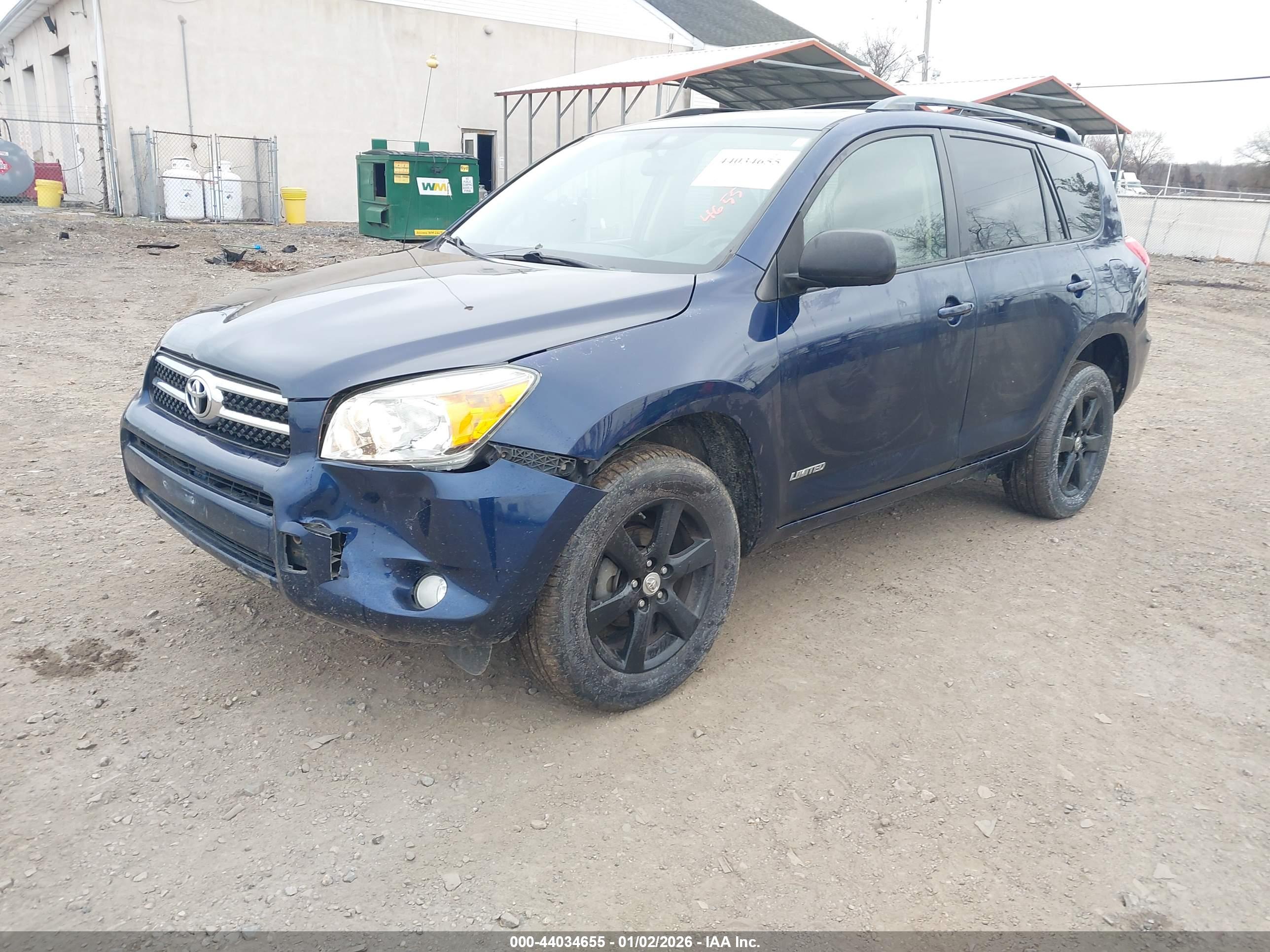 TOYOTA RAV4 image 2