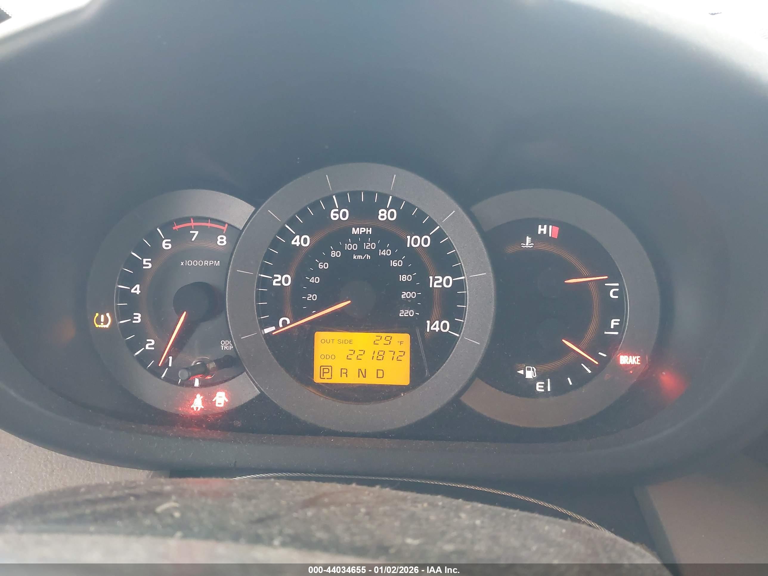TOYOTA RAV4 image 7