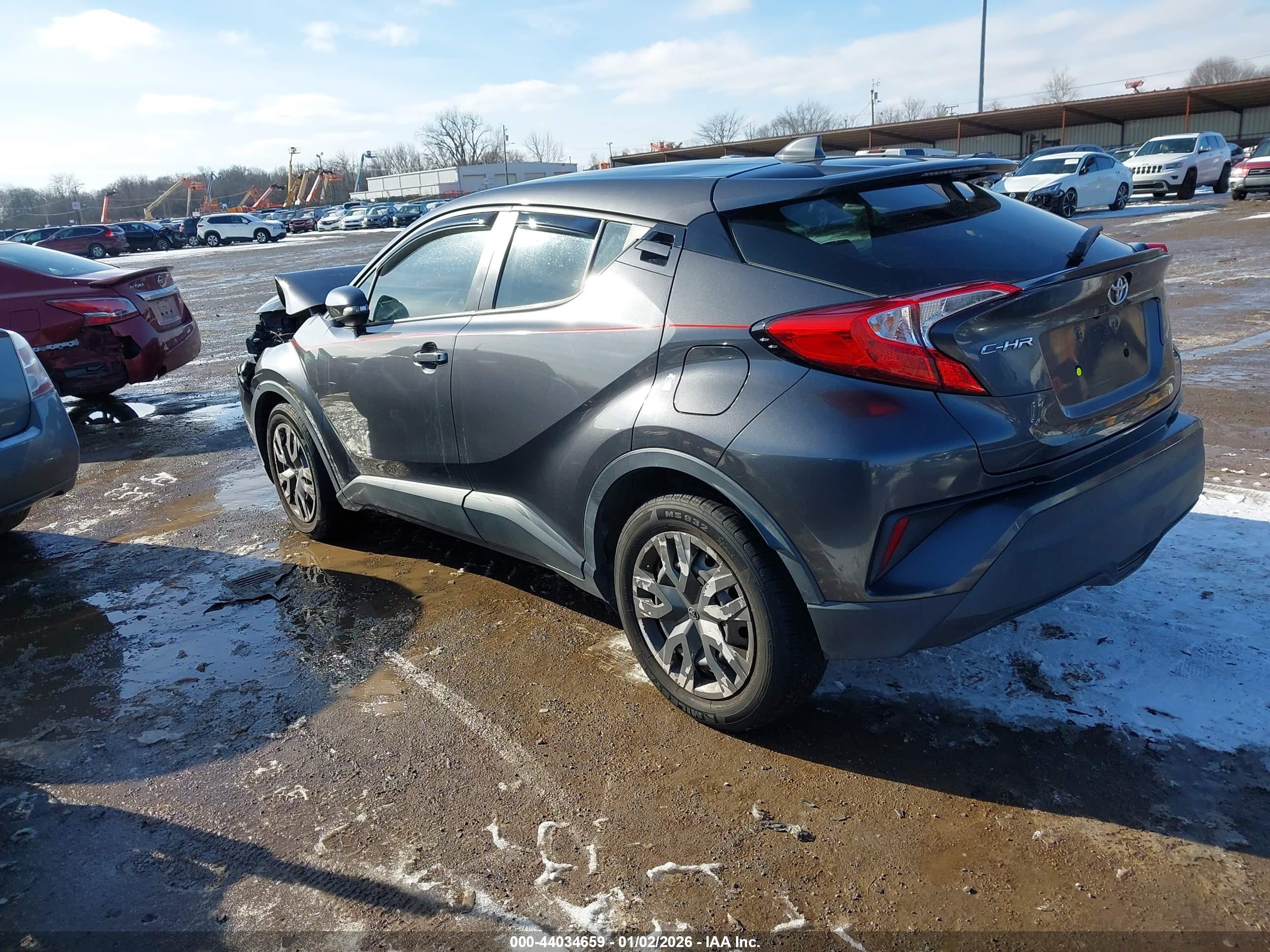 TOYOTA C-HR image 3