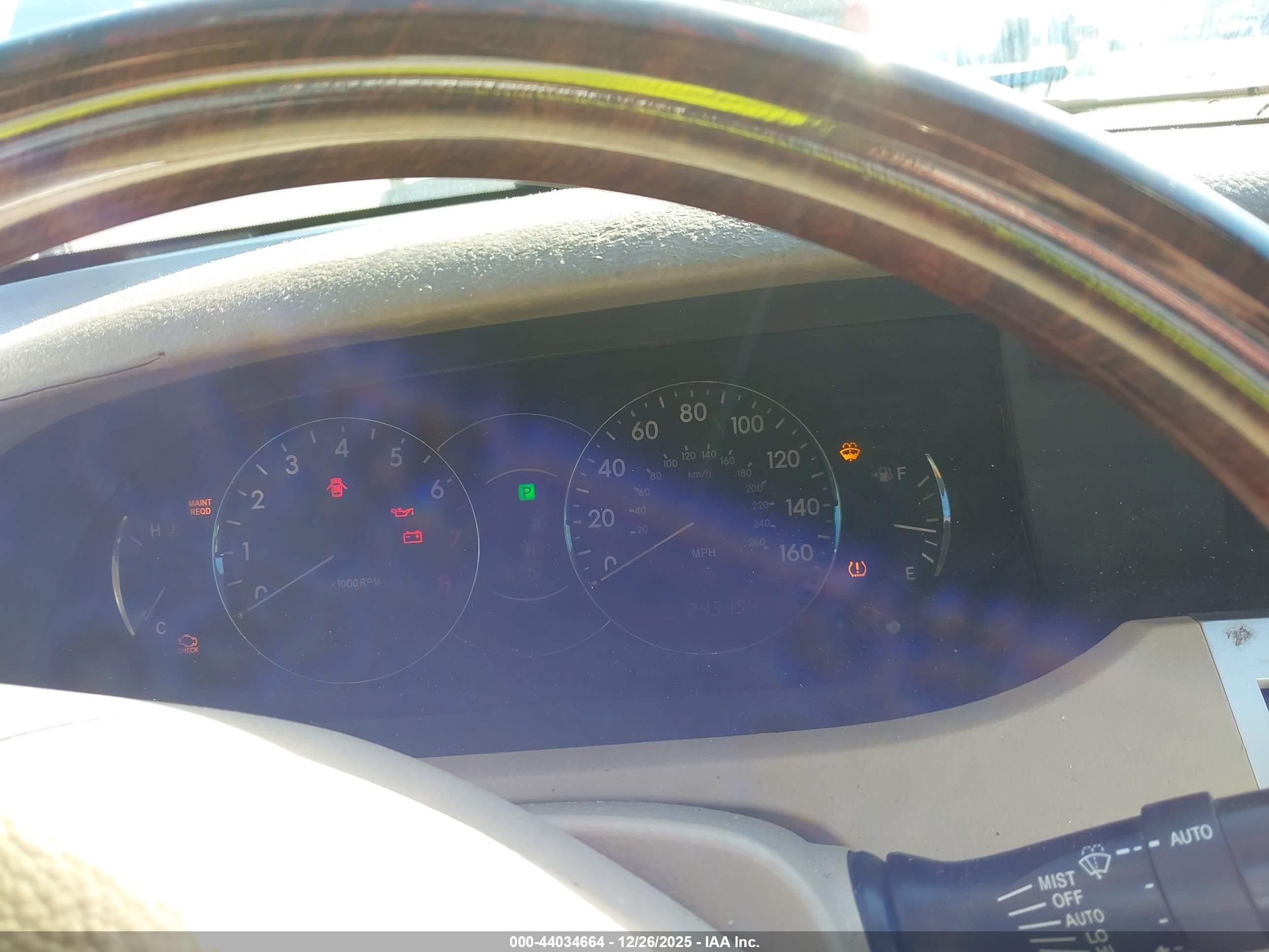 TOYOTA AVALON image 7