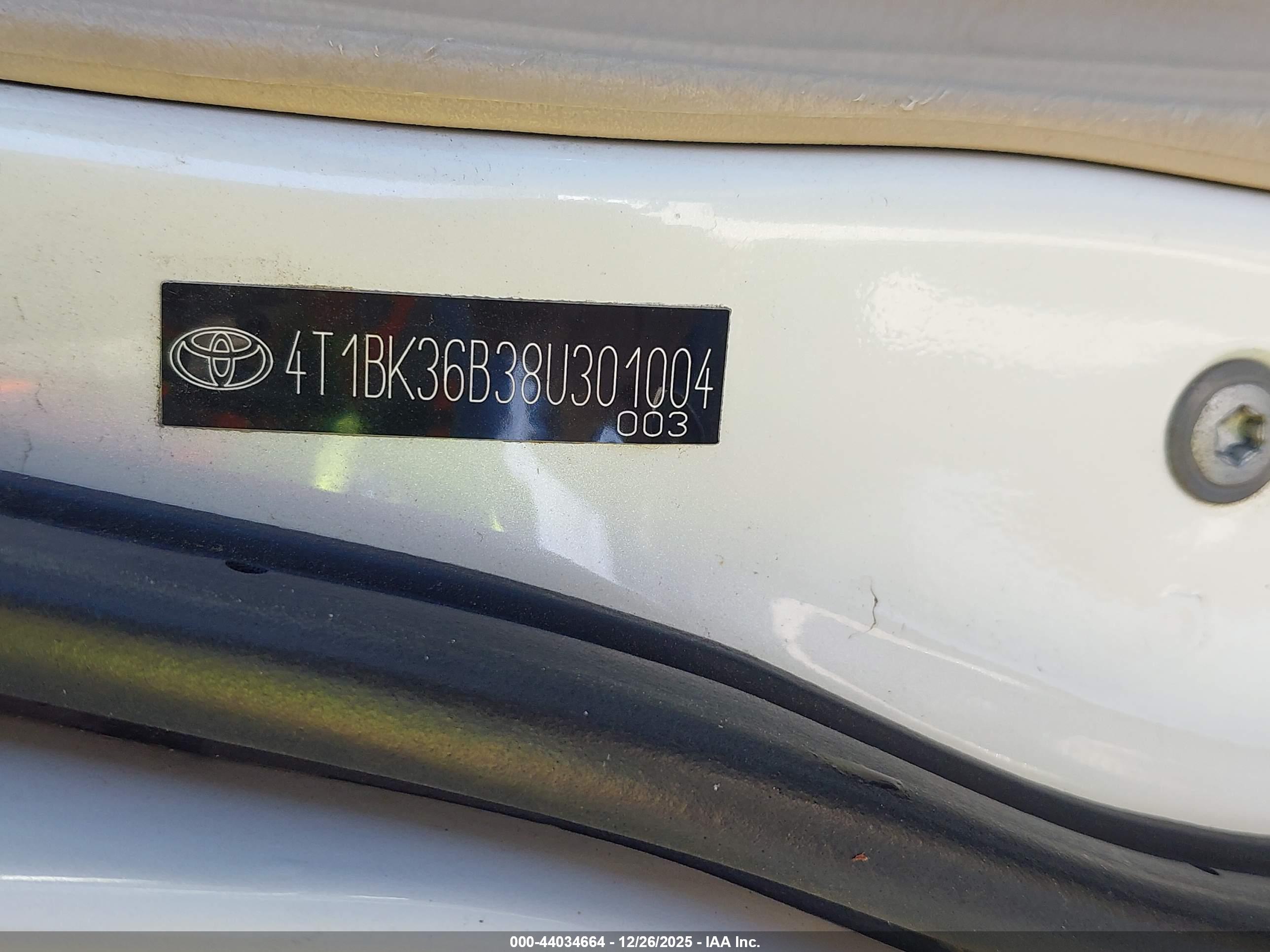 TOYOTA AVALON image 9