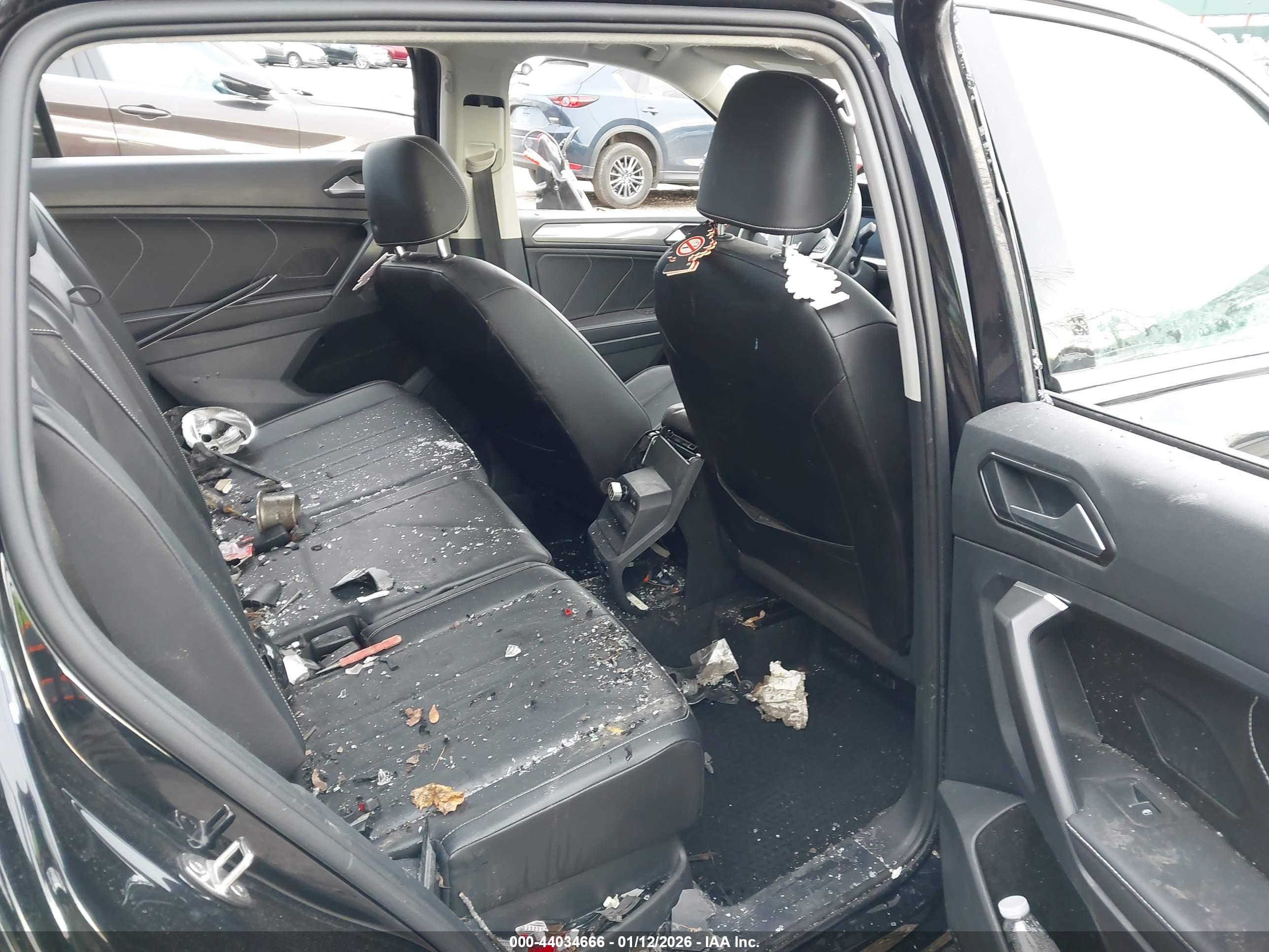 VOLKSWAGEN TIGUAN image 8