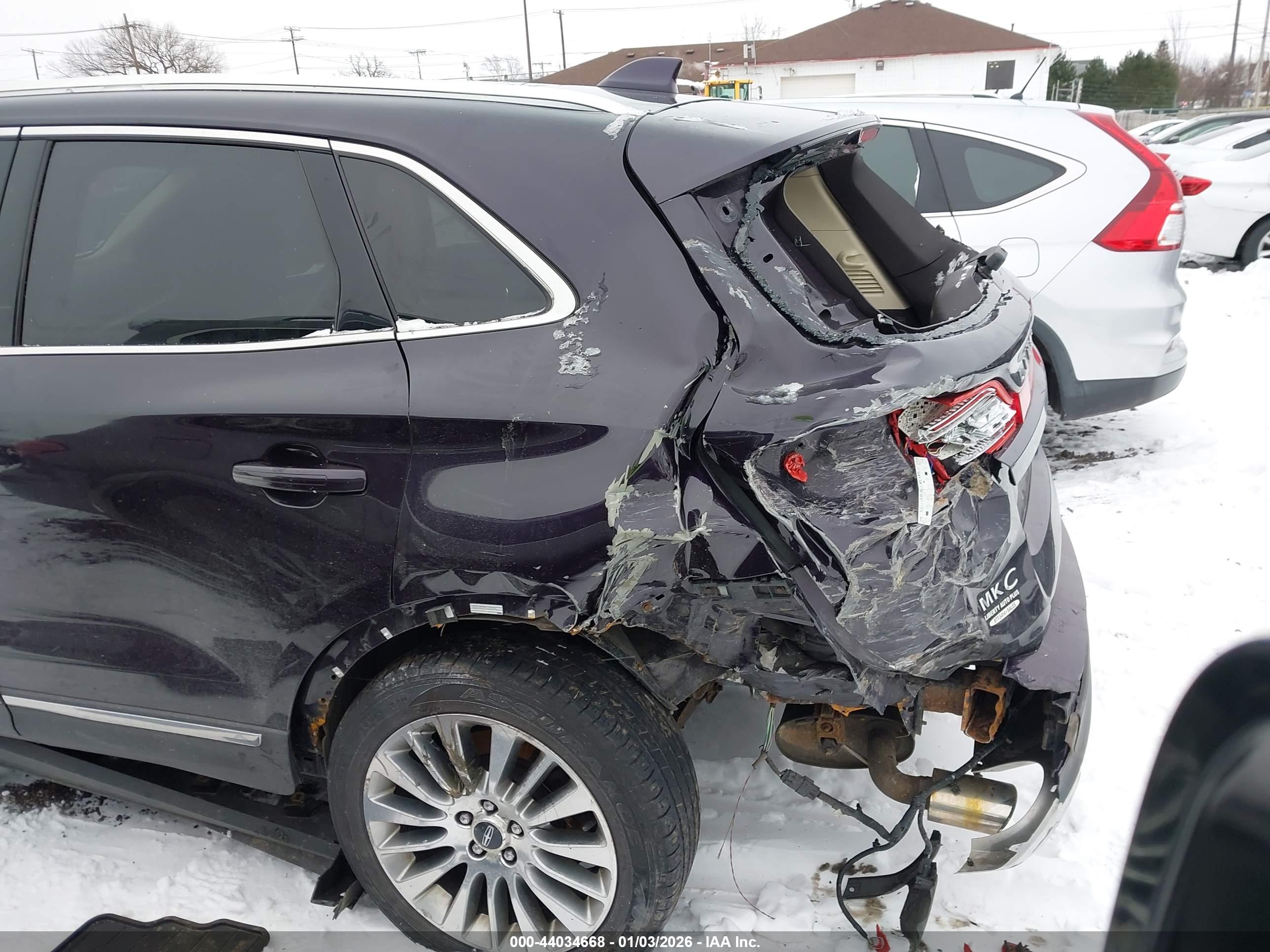 LINCOLN MKC image 6