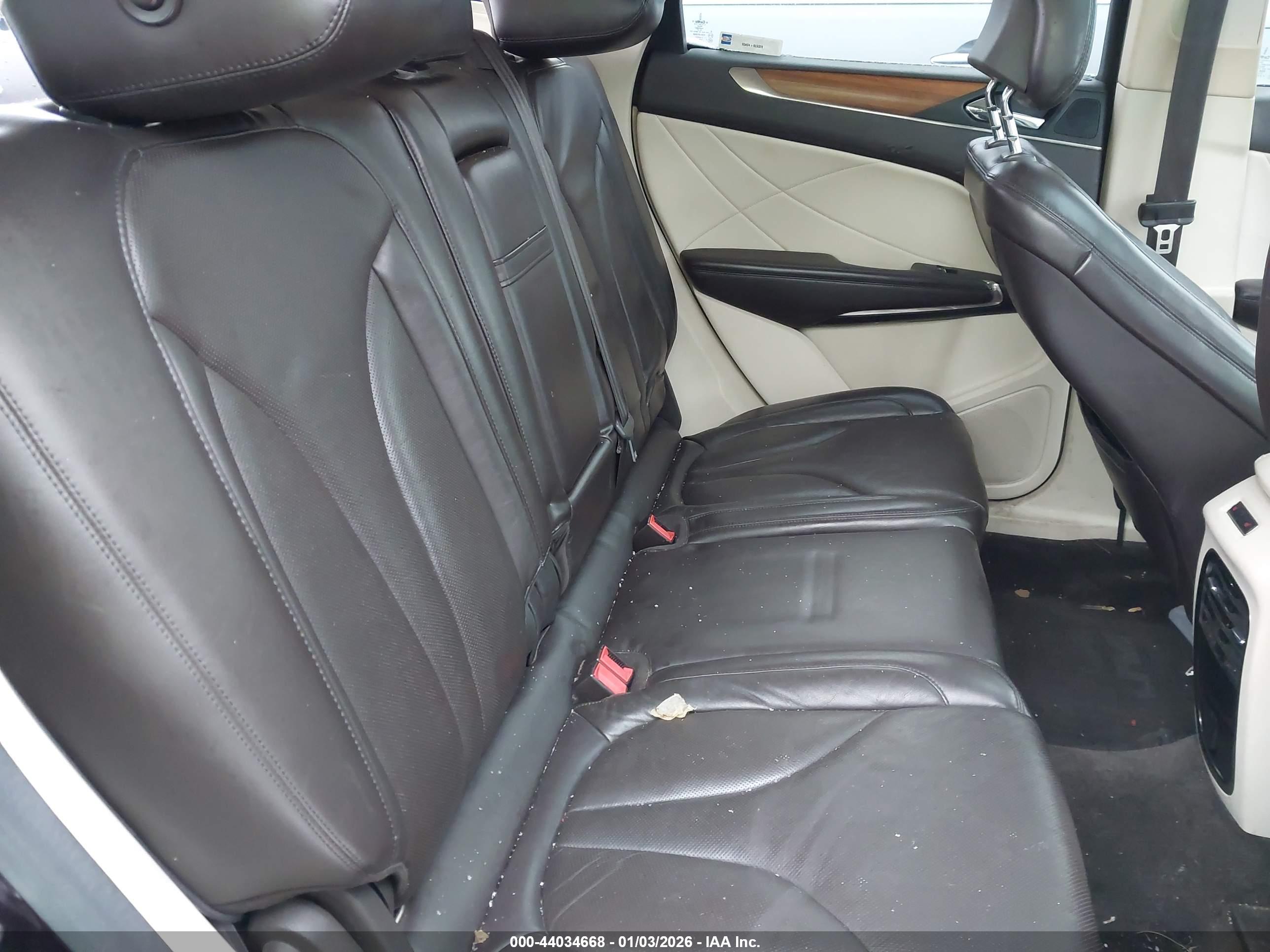 LINCOLN MKC image 8