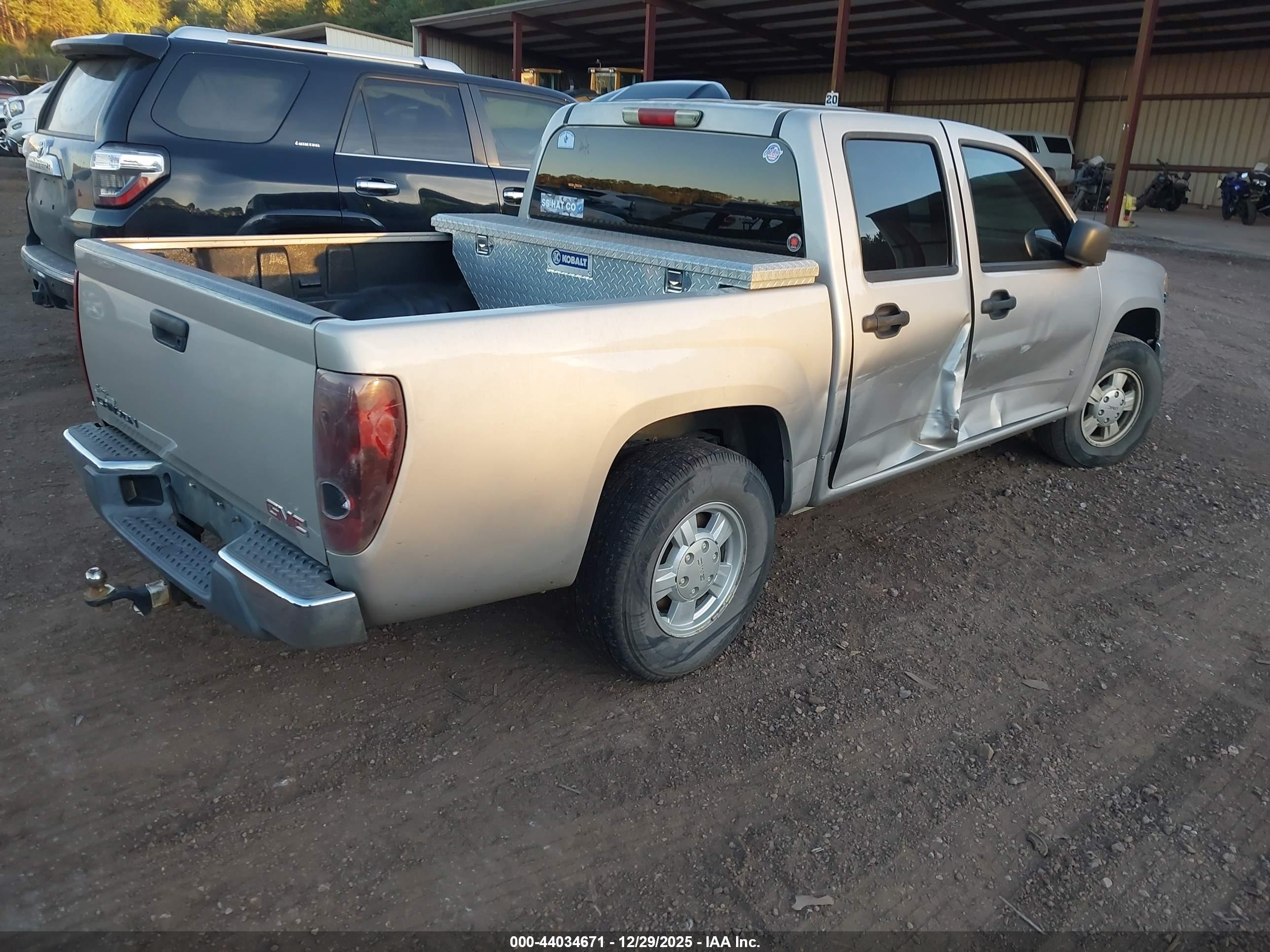 GMC CANYON image 4