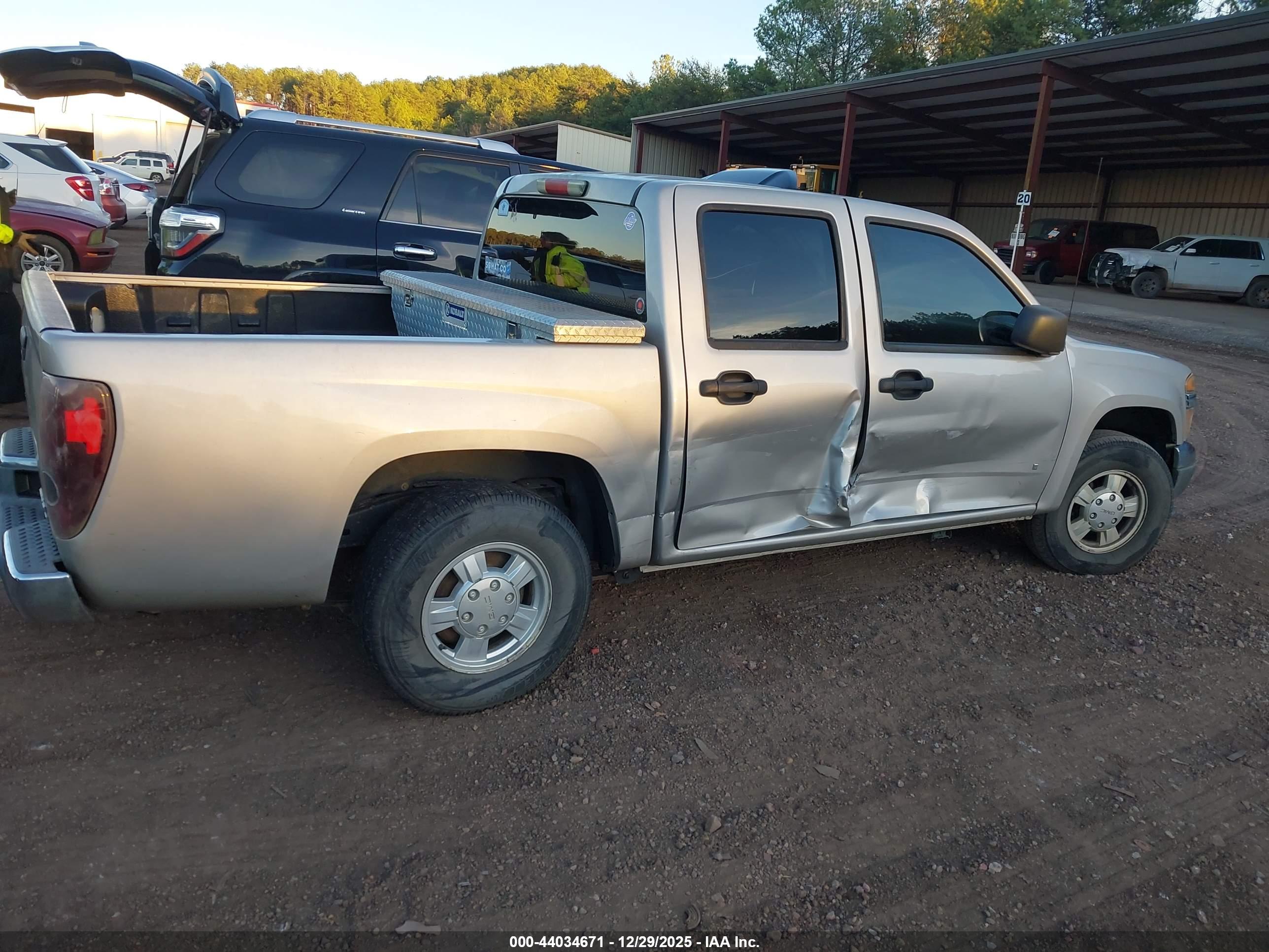 GMC CANYON image 6