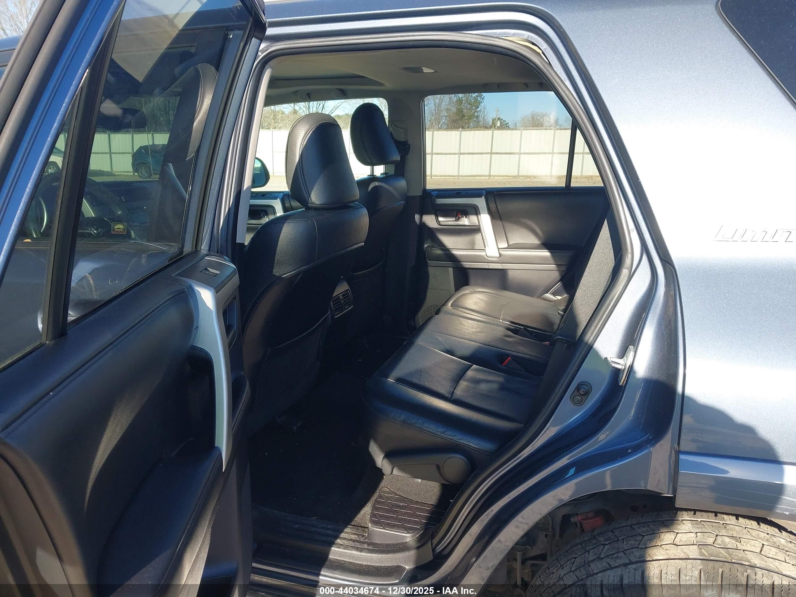 TOYOTA 4RUNNER image 8