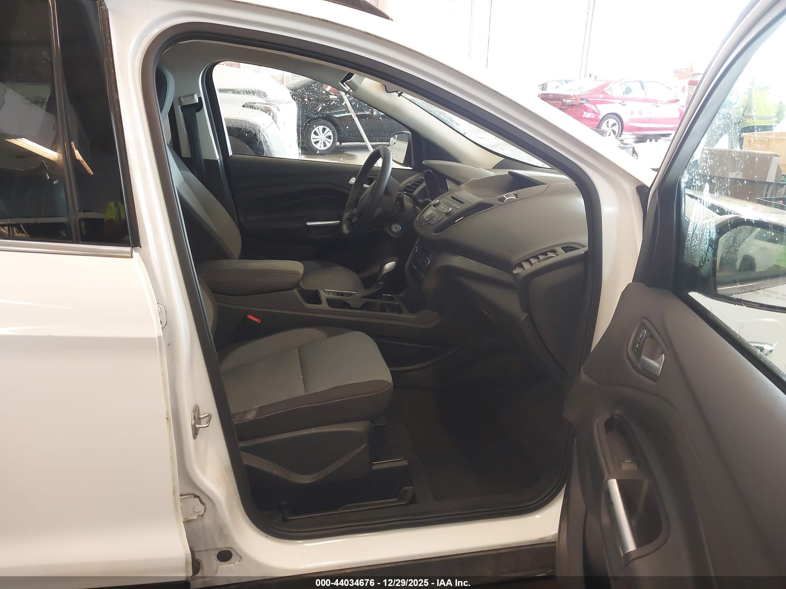 FORD ESCAPE image 5