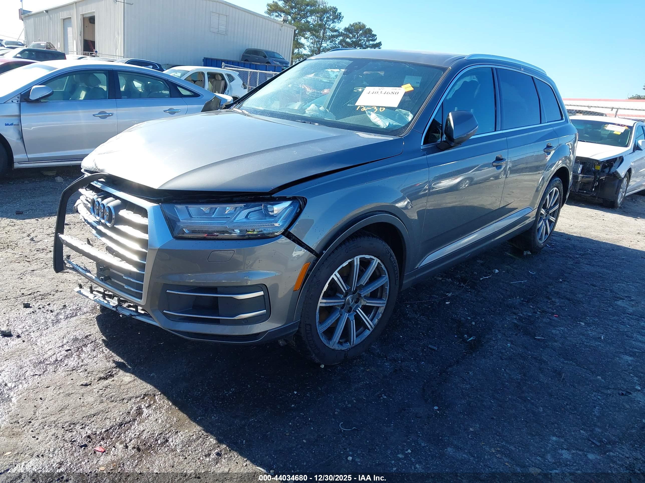 AUDI Q7 image 2