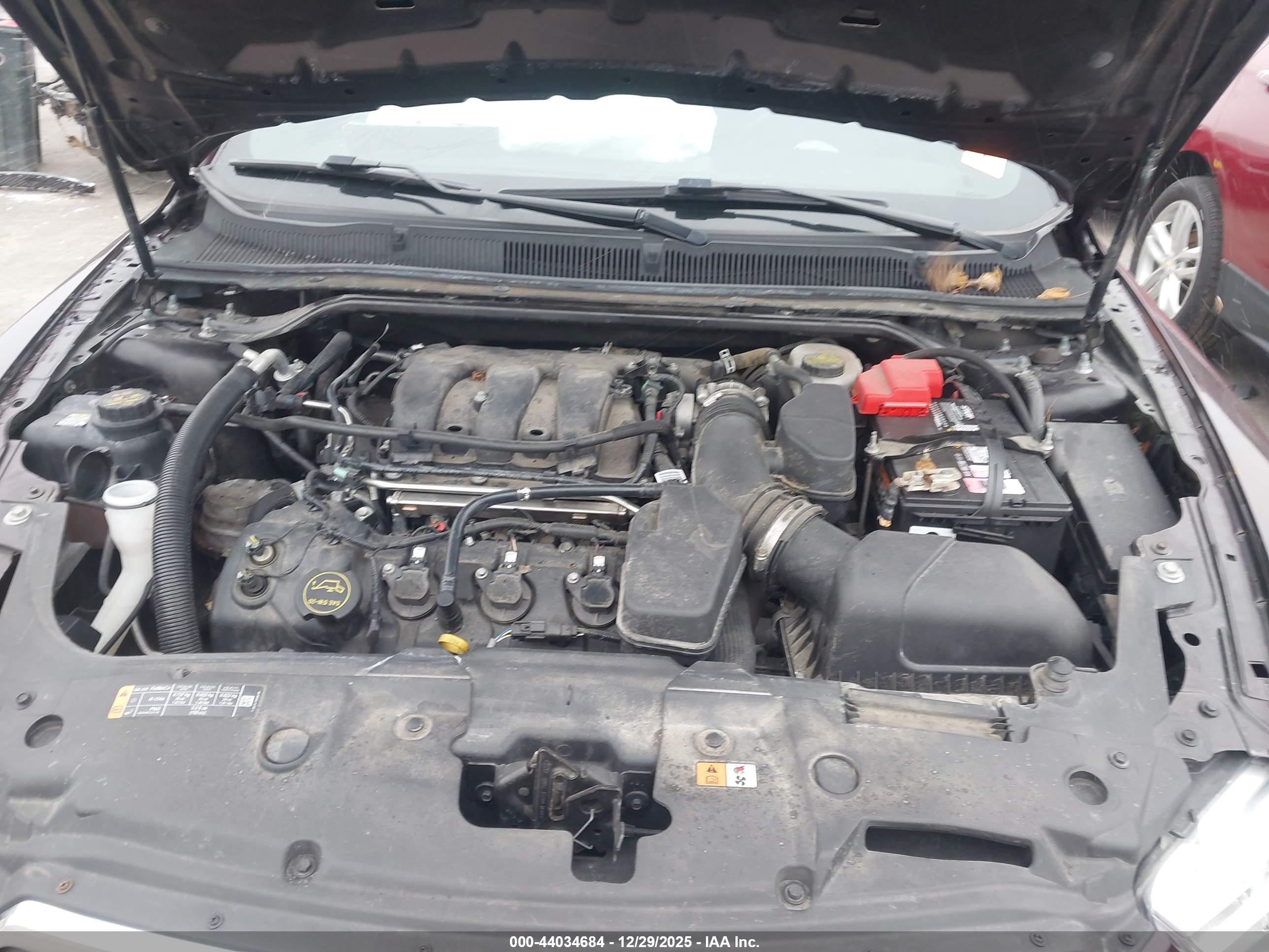 FORD TAURUS image 10