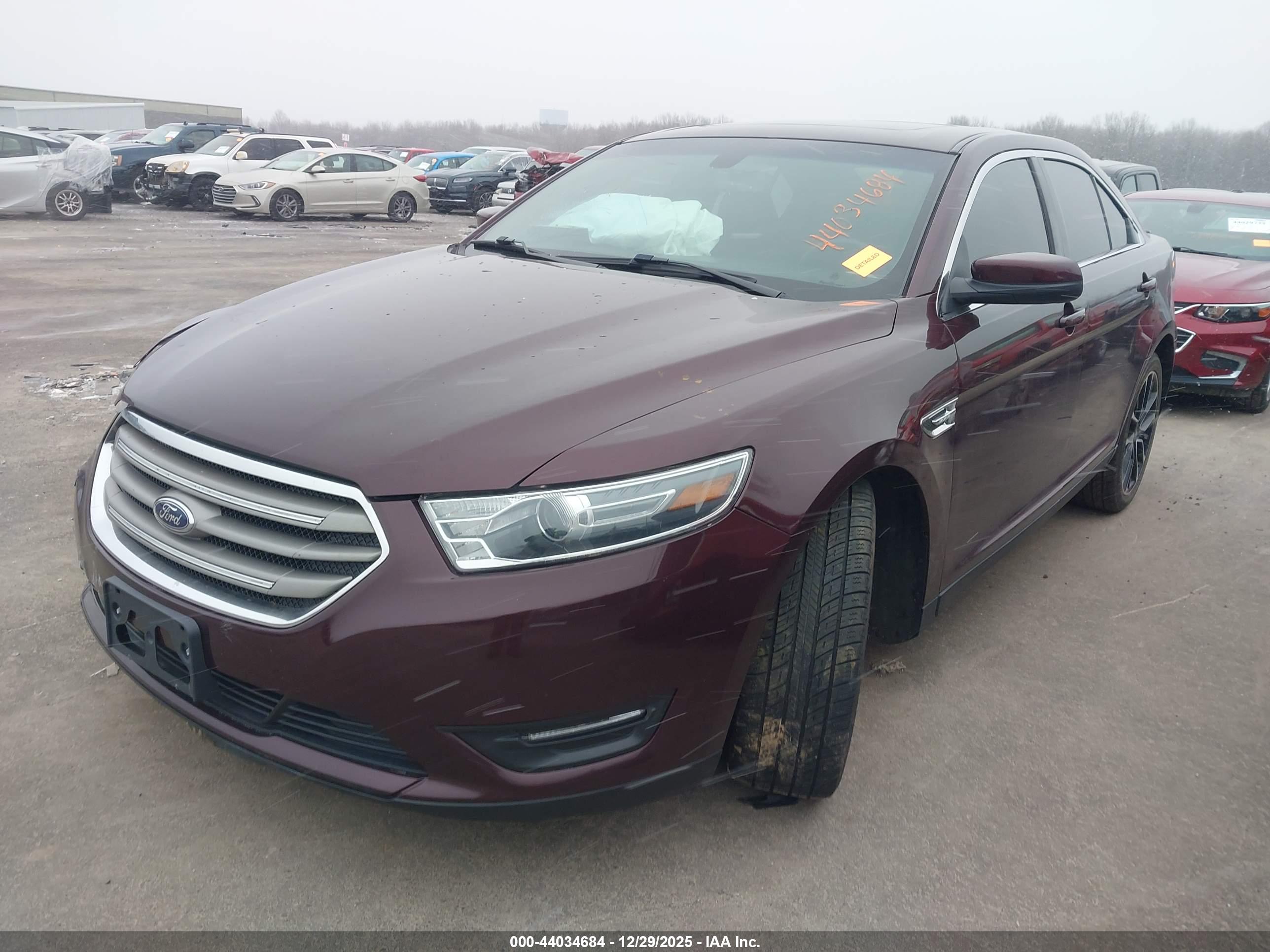 FORD TAURUS image 2