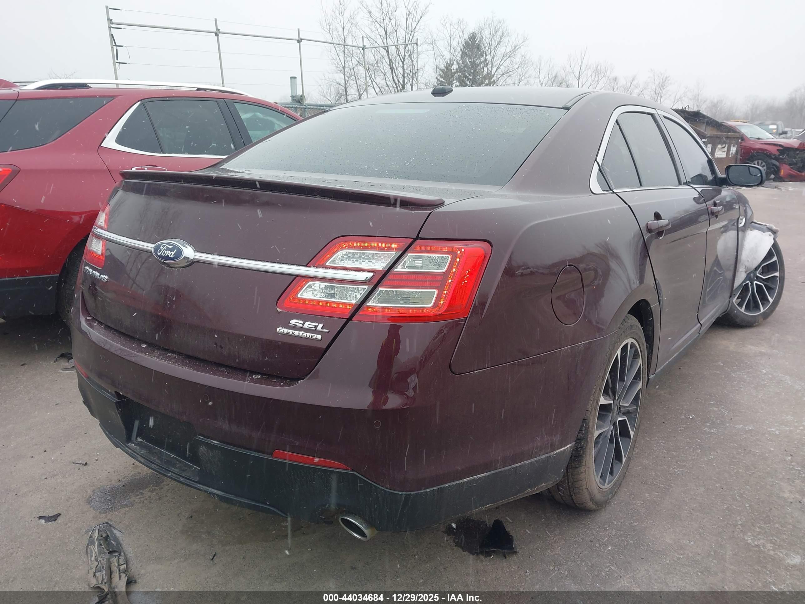 FORD TAURUS image 4