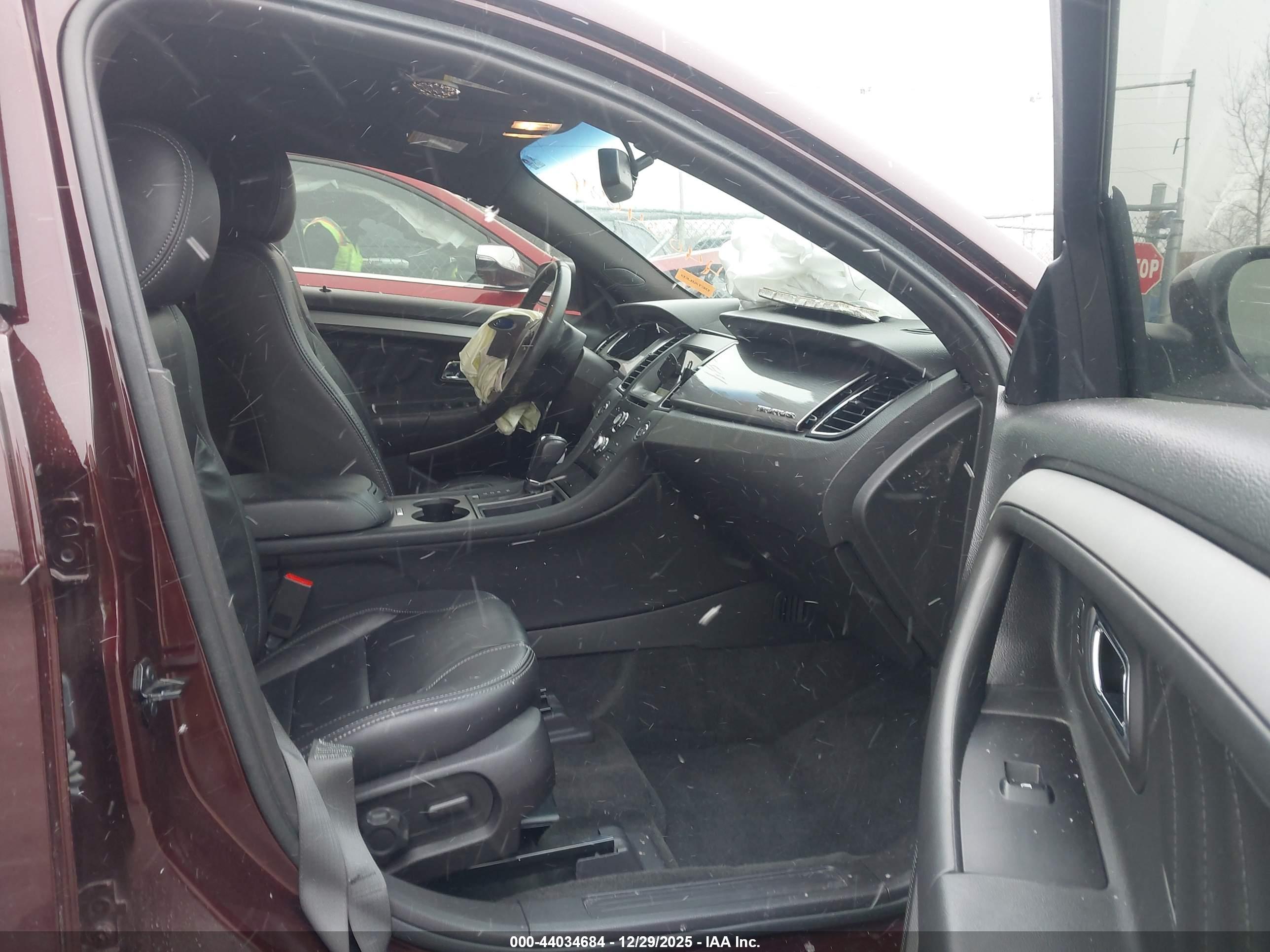 FORD TAURUS image 5