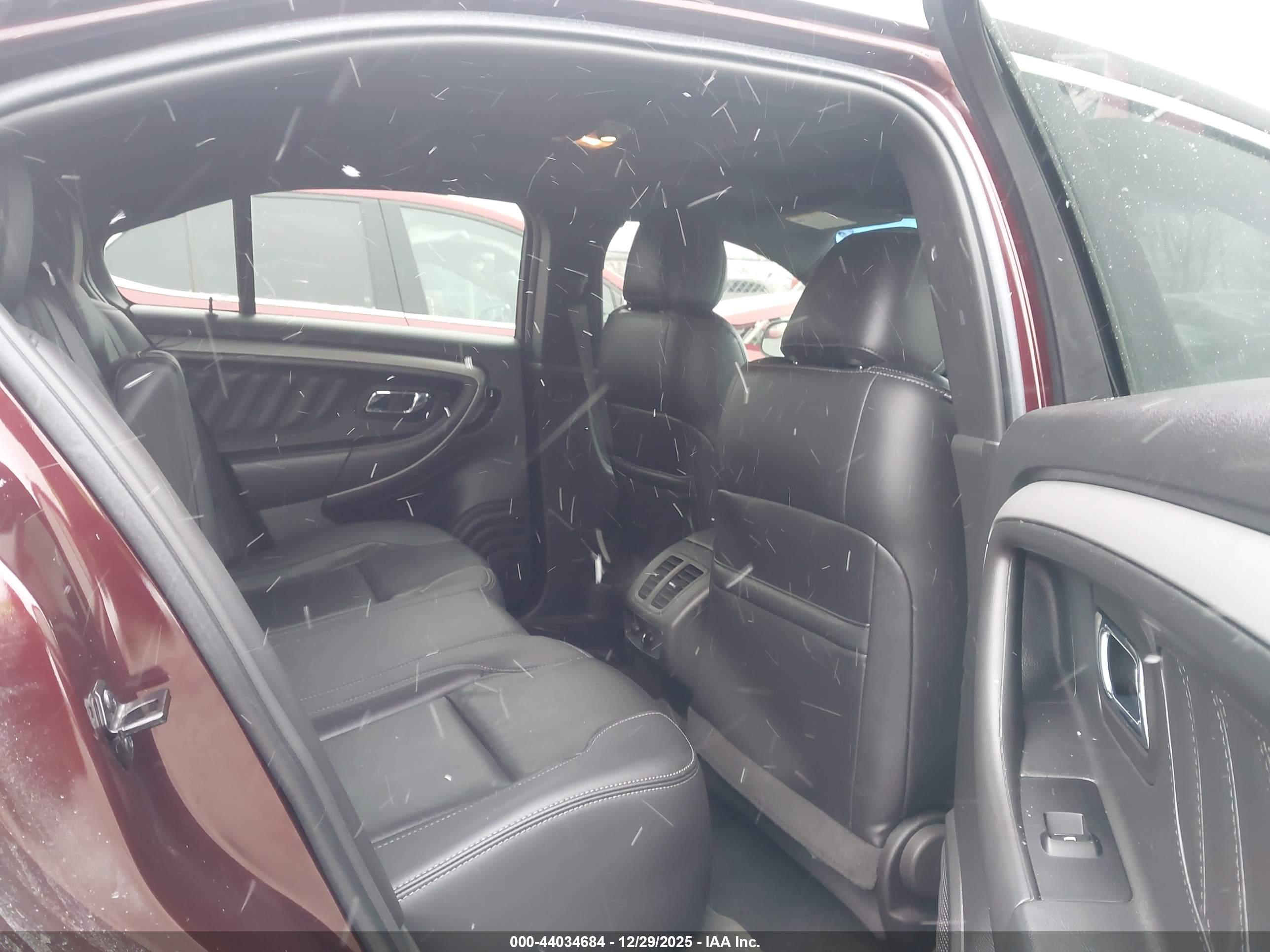 FORD TAURUS image 8