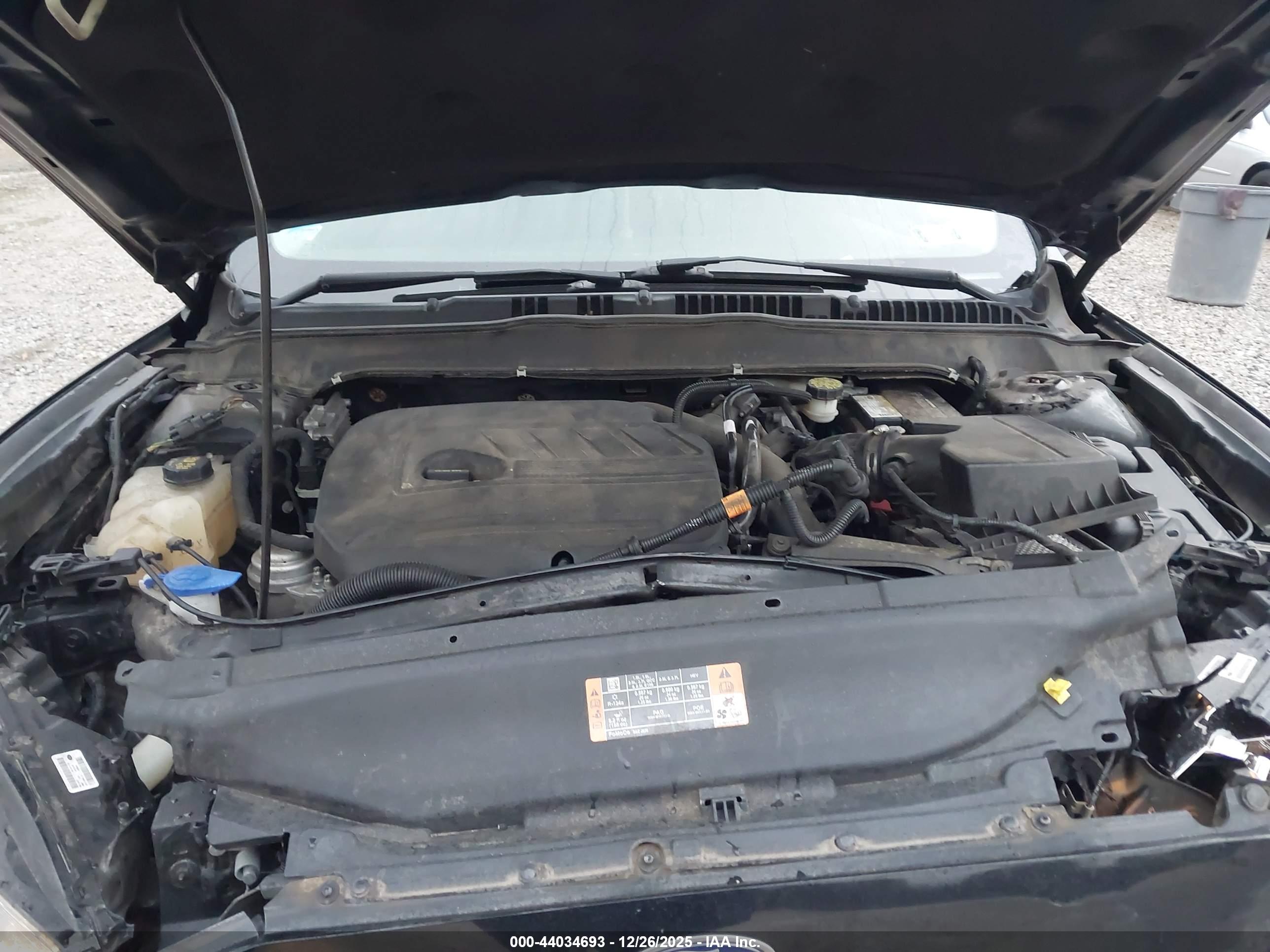 FORD FUSION image 10