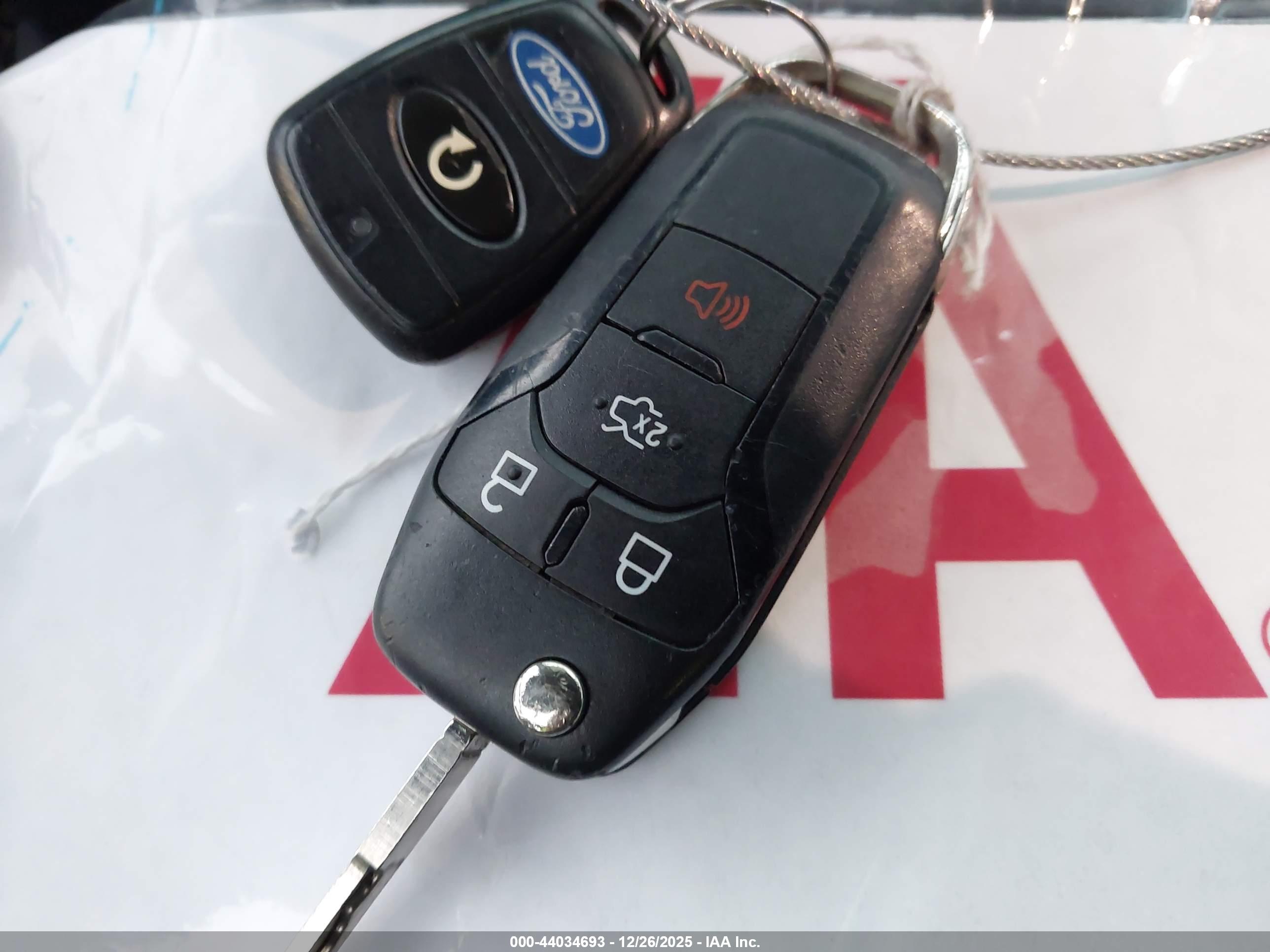 FORD FUSION image 11