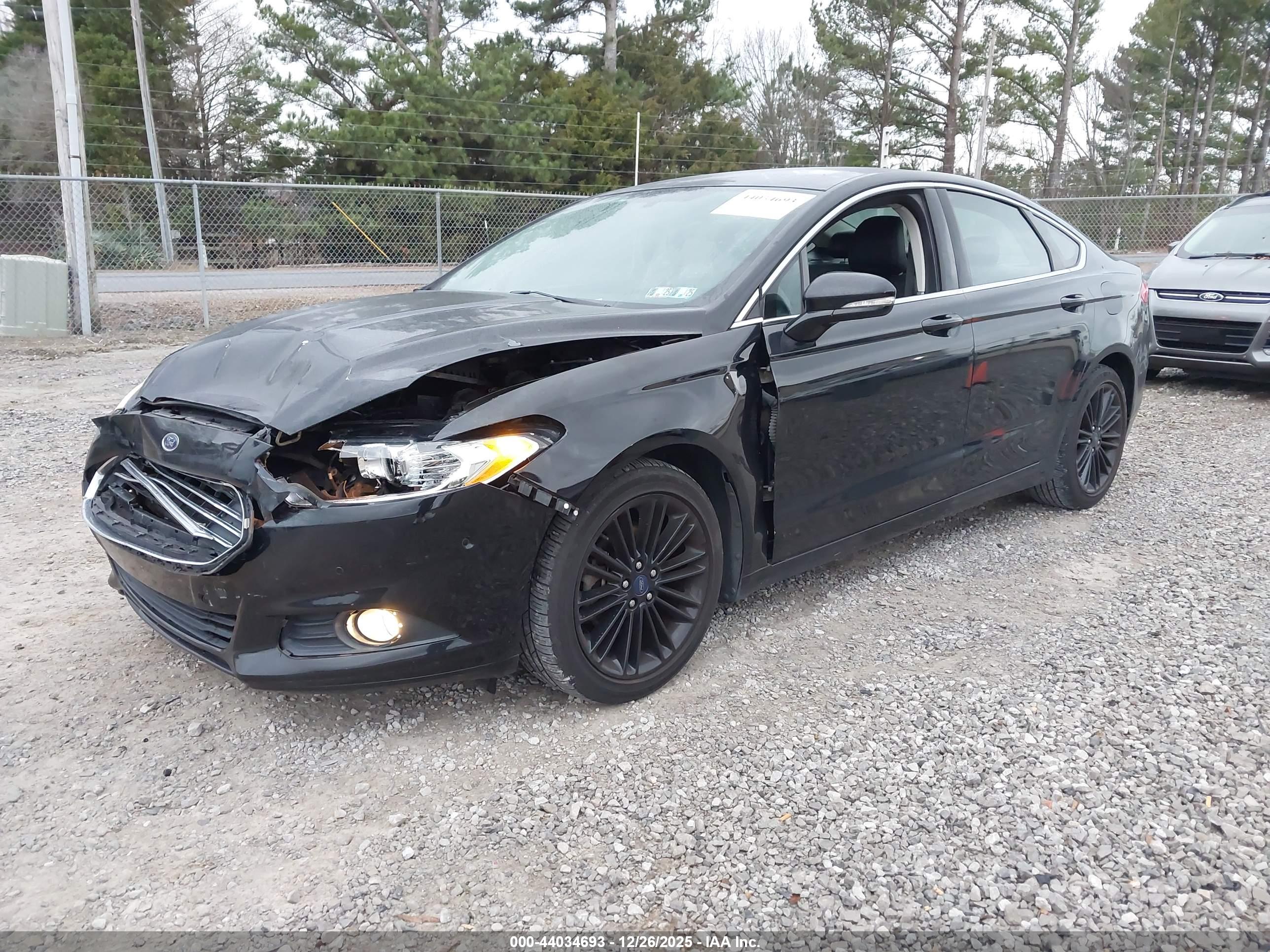 FORD FUSION image 2