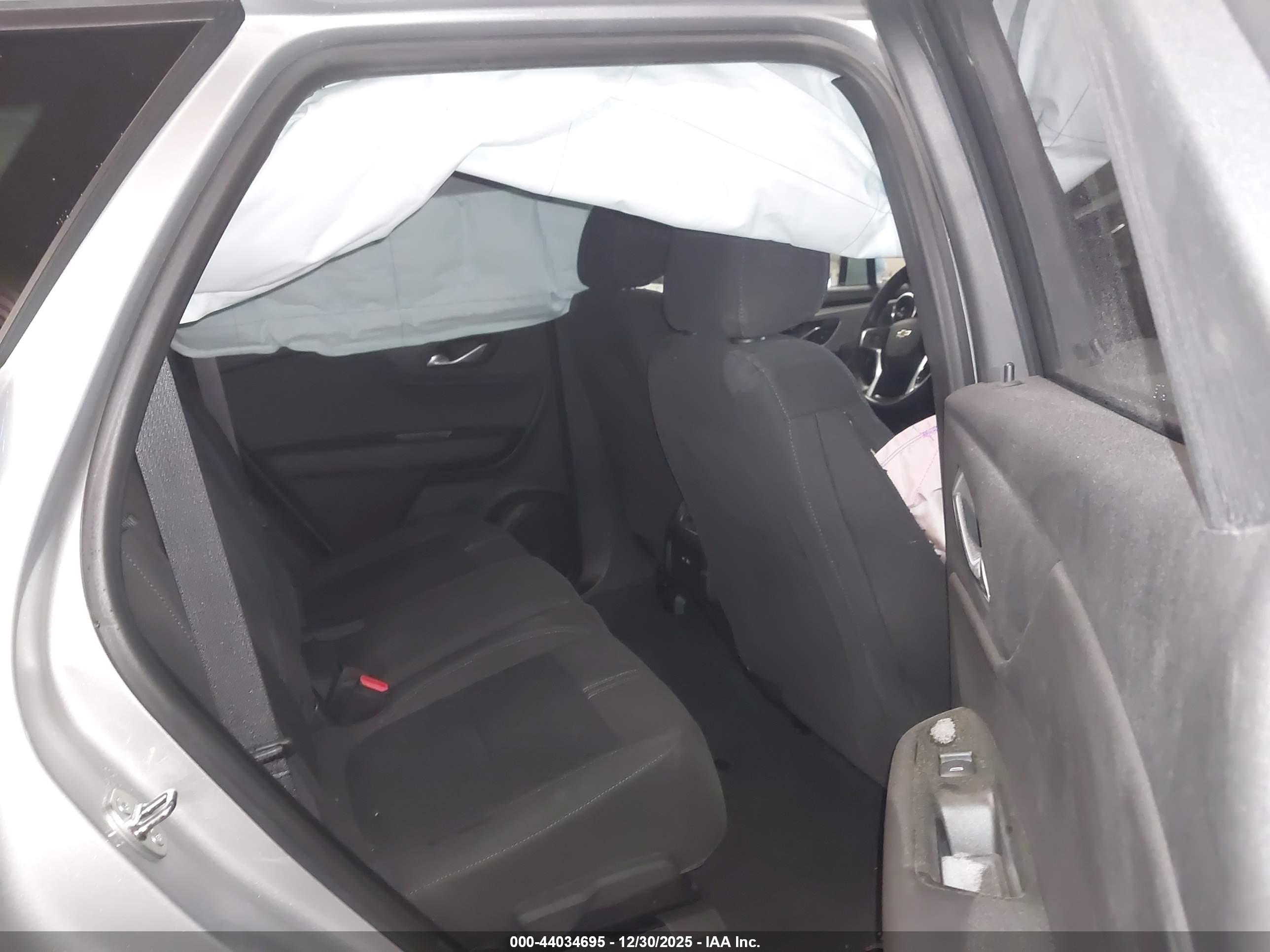 CHEVROLET BLAZER image 8