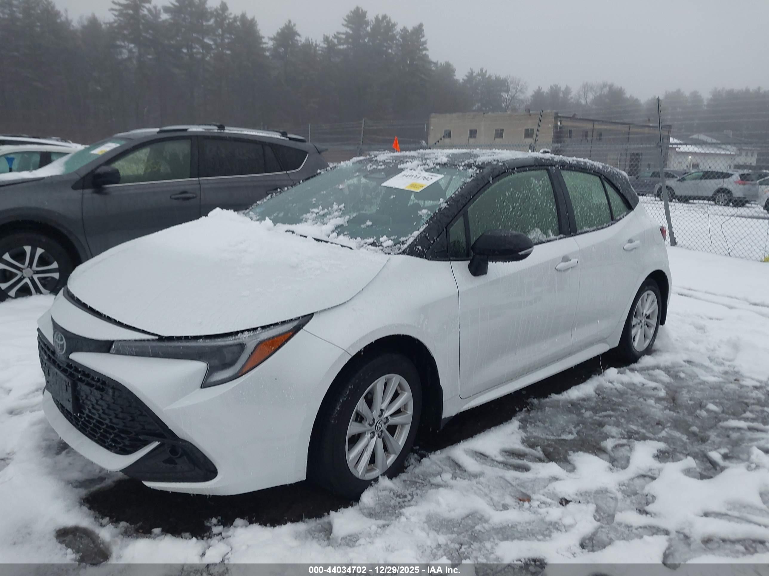 TOYOTA COROLLA image 2