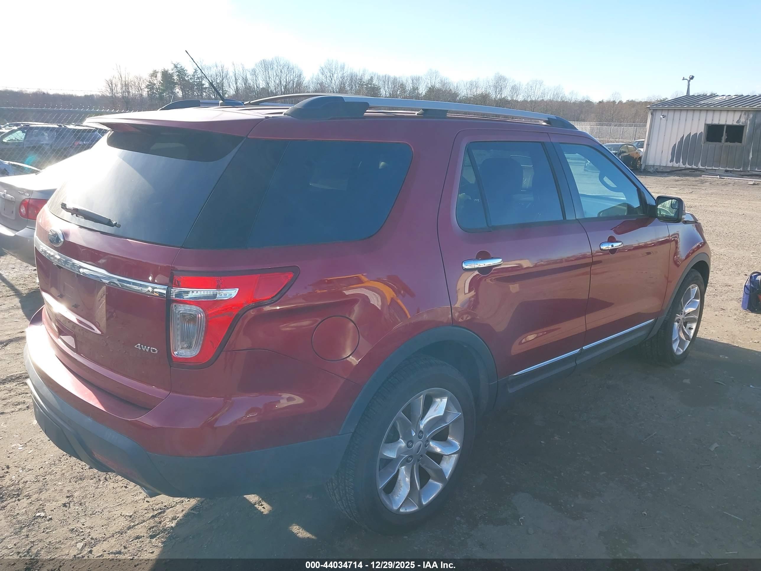 FORD EXPLORER image 4
