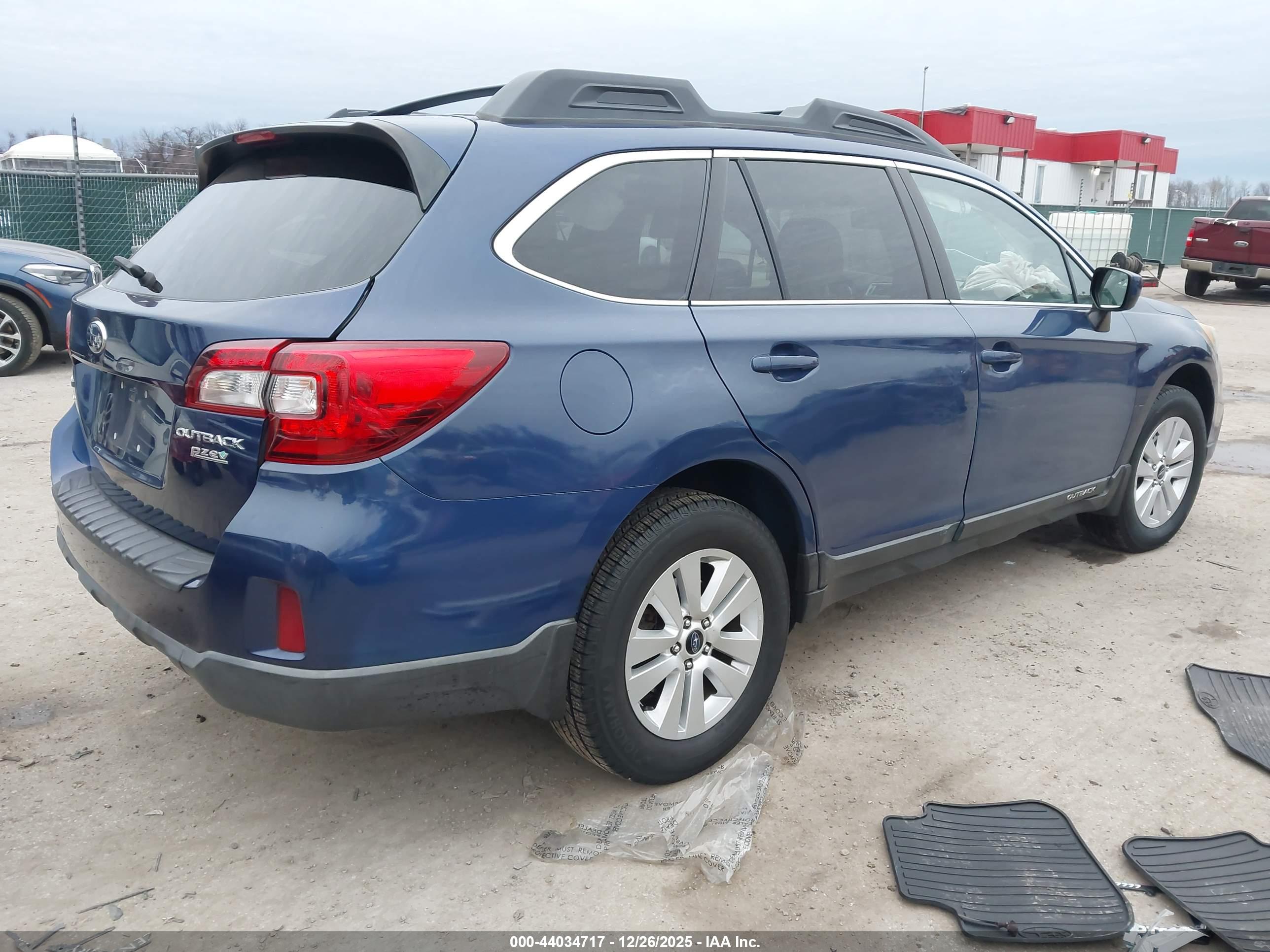 SUBARU OUTBACK image 4